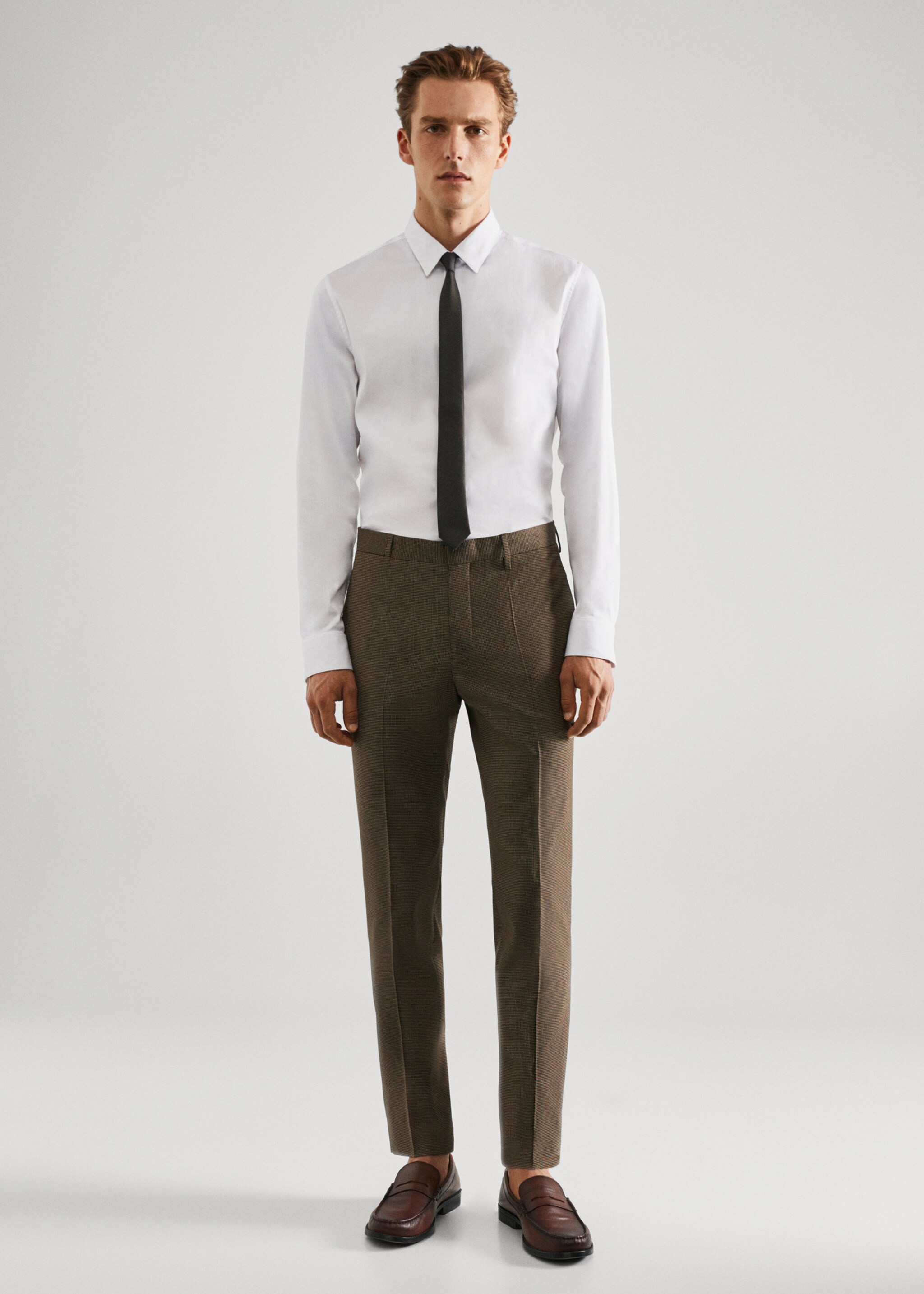 Super Slim Fit-Anzughose aus Stretchstoff - Detail des Artikels 4, Braun. Ref: 57024762-00.