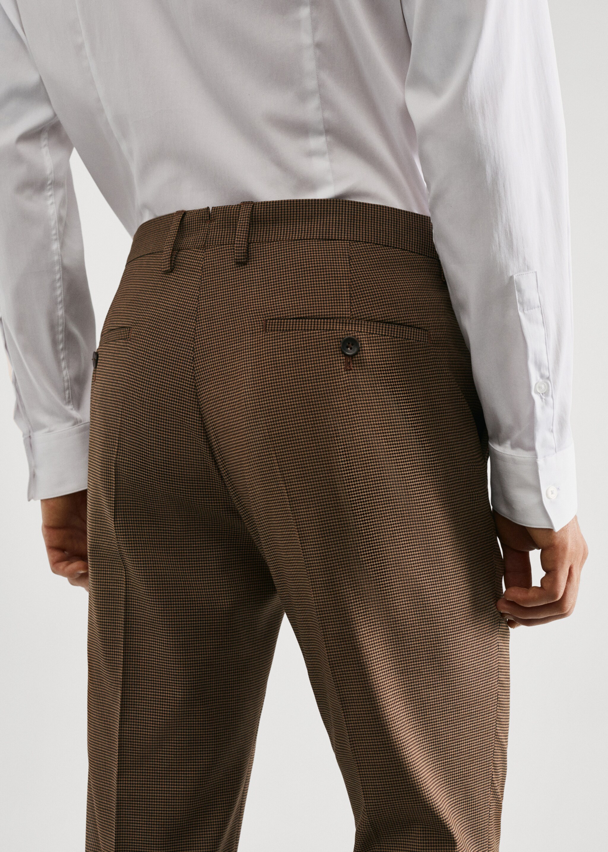 Super Slim Fit-Anzughose aus Stretchstoff - Detail des Artikels 6, Braun. Ref: 57024762-00.