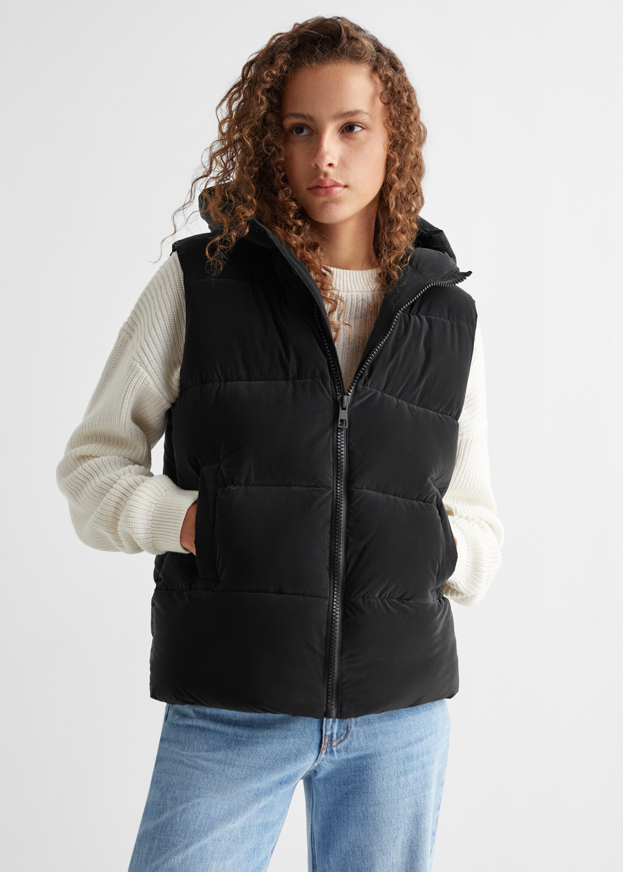 Gilet imbottito cappuccio - Piano medio