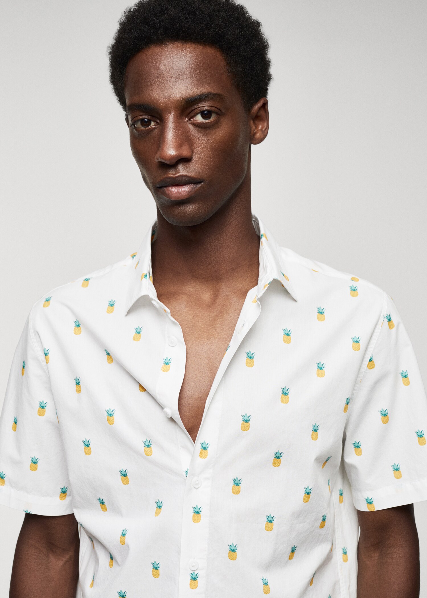 100% cotton shirt with pineapple print - Details of the article 1