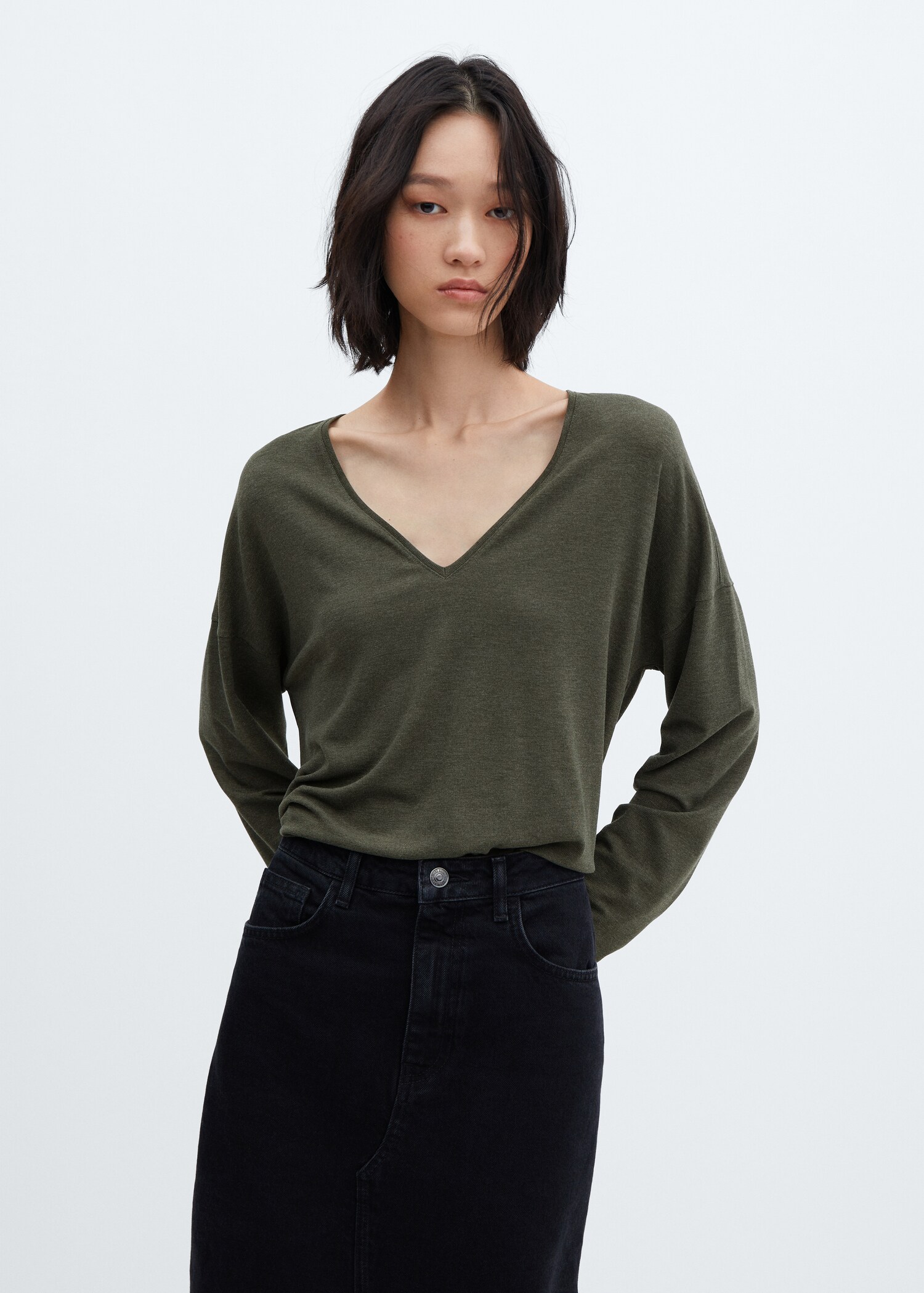 Long-sleeved V-neck T-shirt - Medium plane