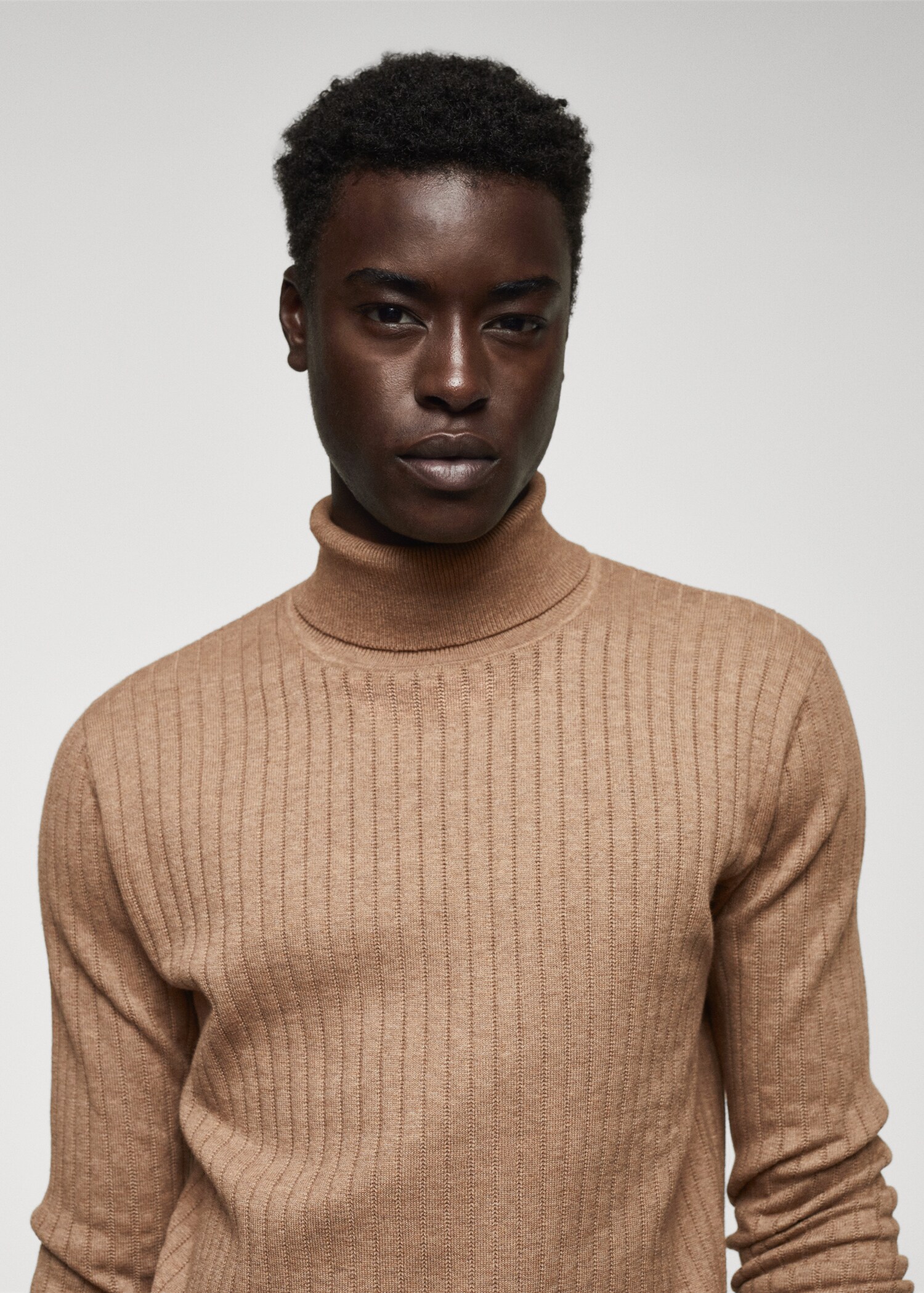 Gerippter Rollkragenpullover - Detail des Artikels 1