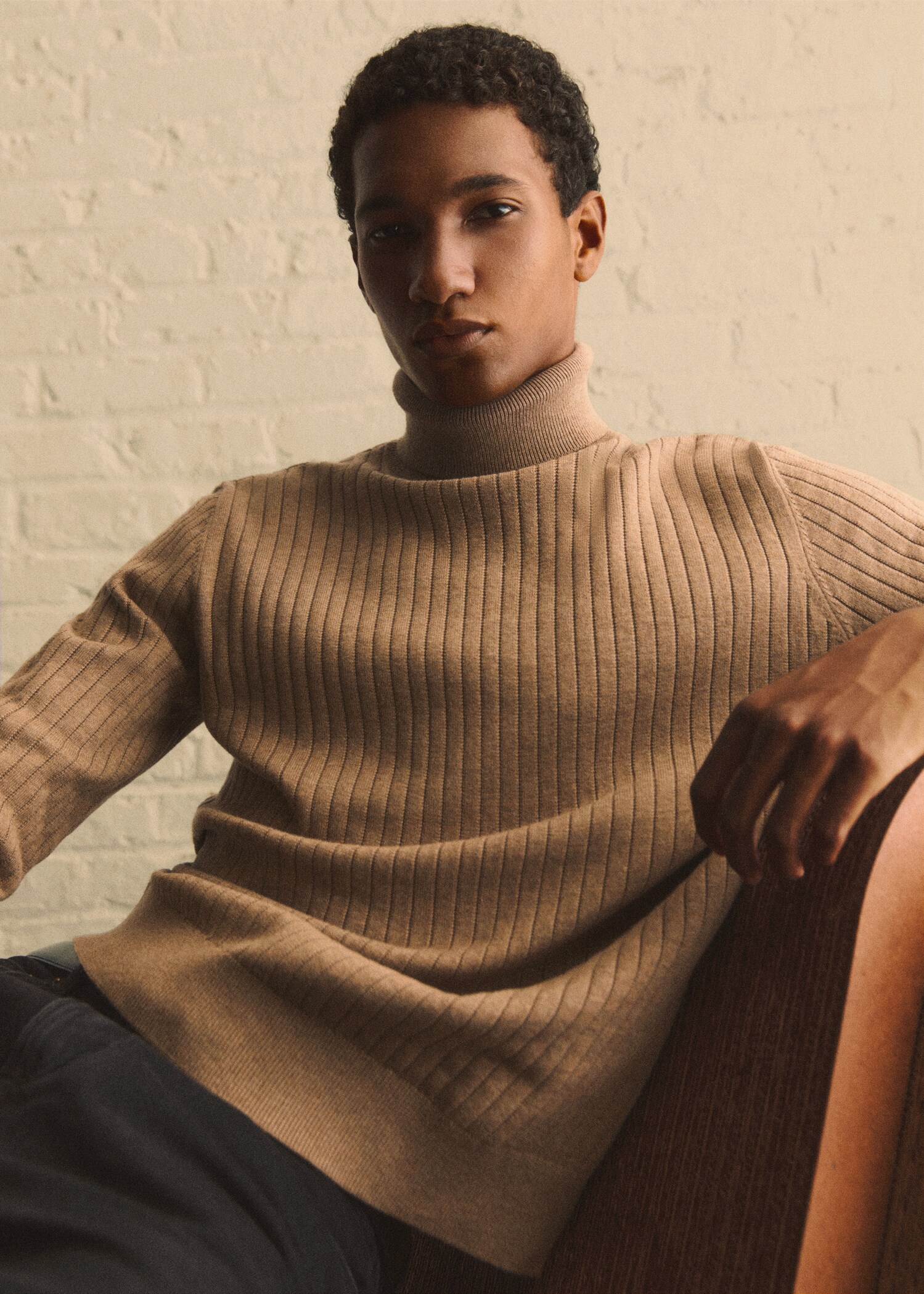 Gerippter Rollkragenpullover - Detail des Artikels 5