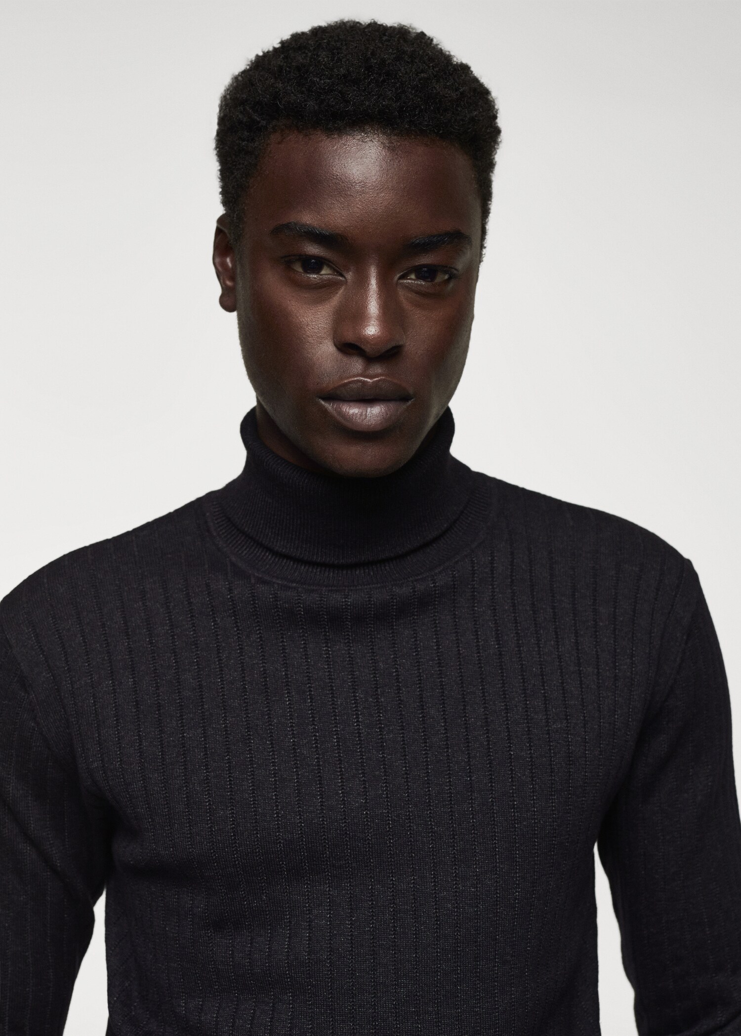 Gerippter Rollkragenpullover - Detail des Artikels 1