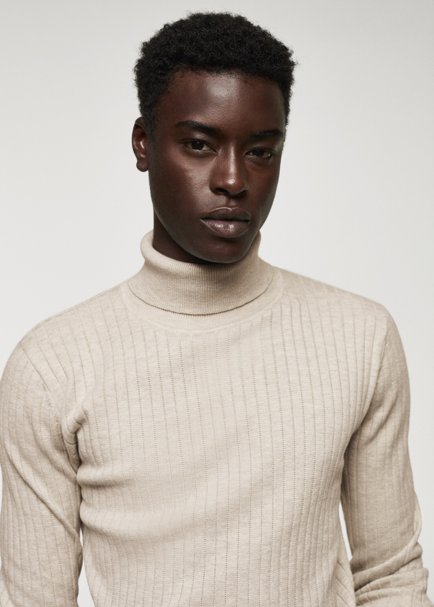 Gerippter Rollkragenpullover - Detail des Artikels 1