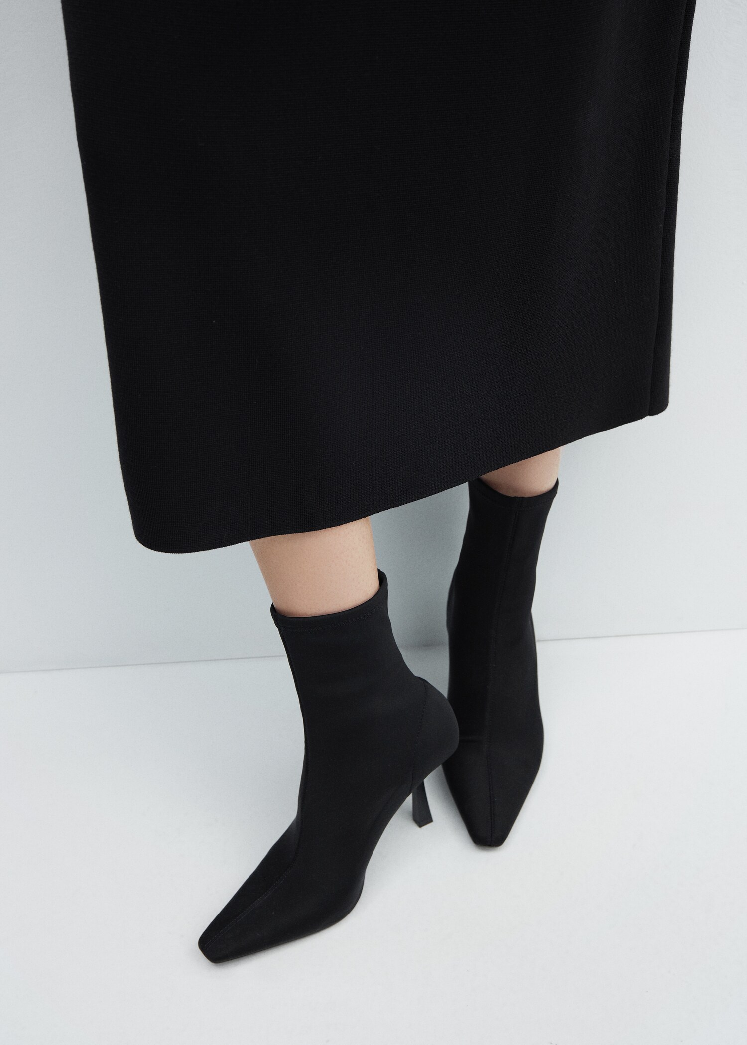 Absatzstiefelette mit Spitze - Detail des Artikels 9