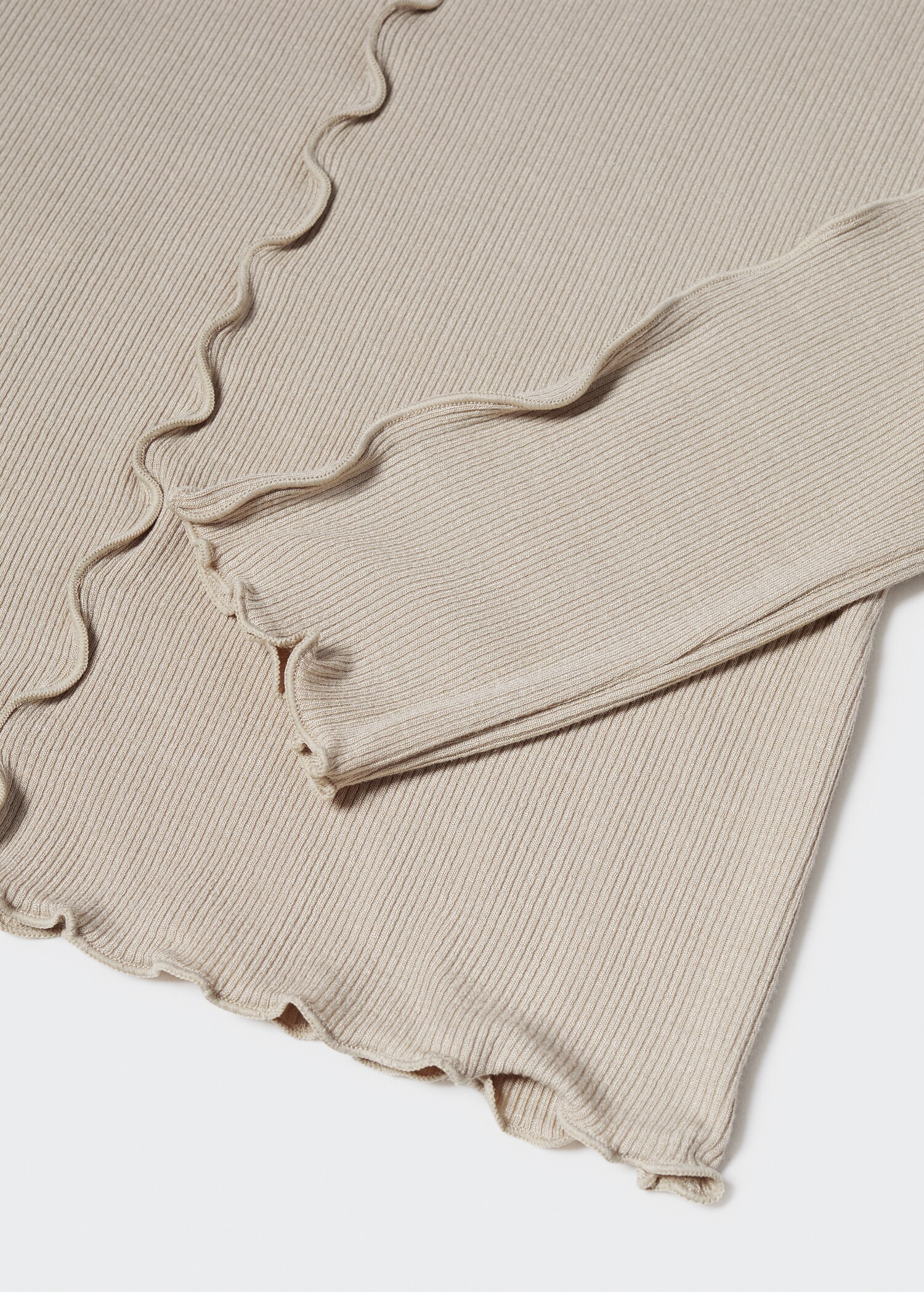 Ribbed T-shirt with decorative seams - Details of the article 8