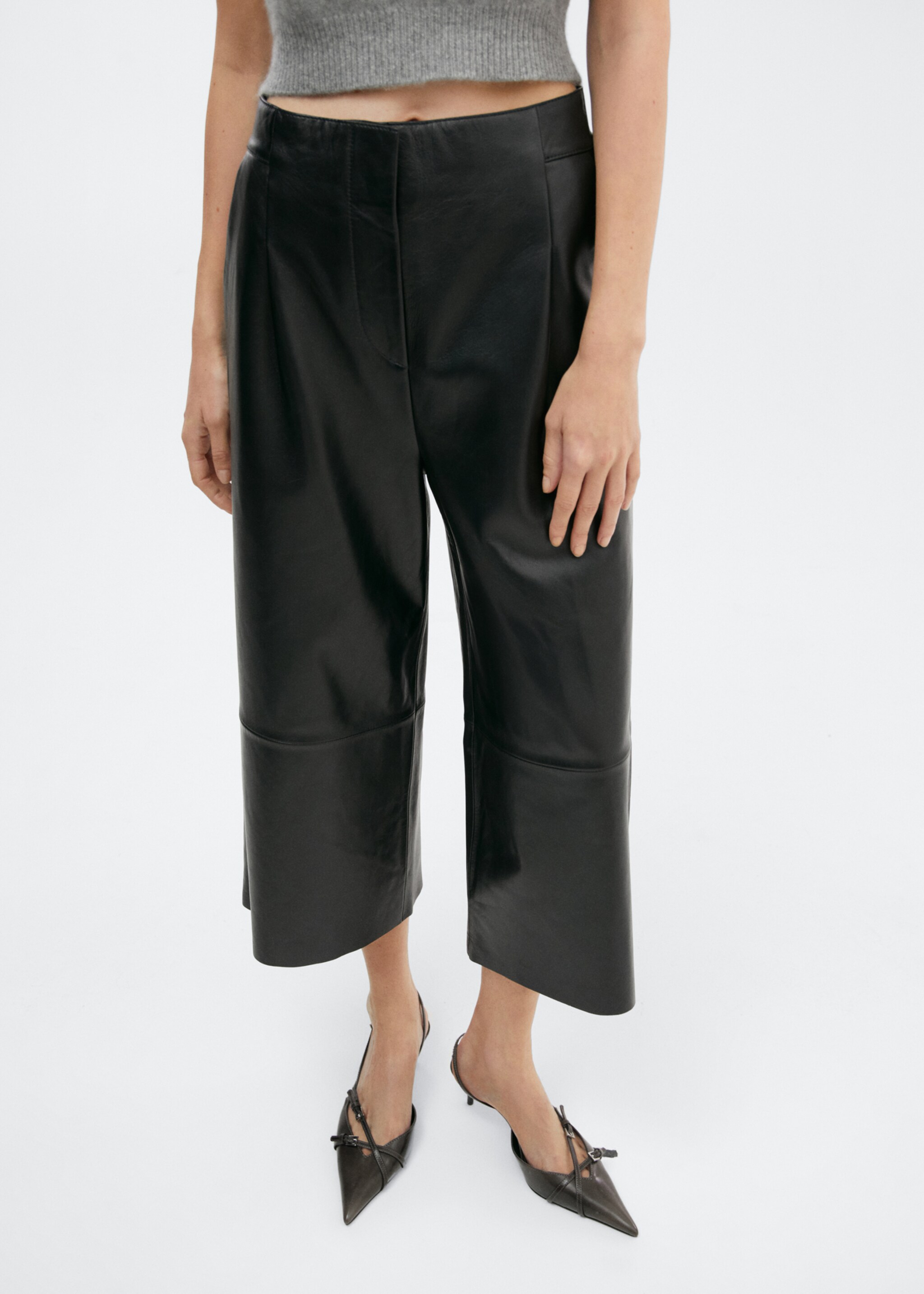 Pleated leather culotte pants - Details of the article 6