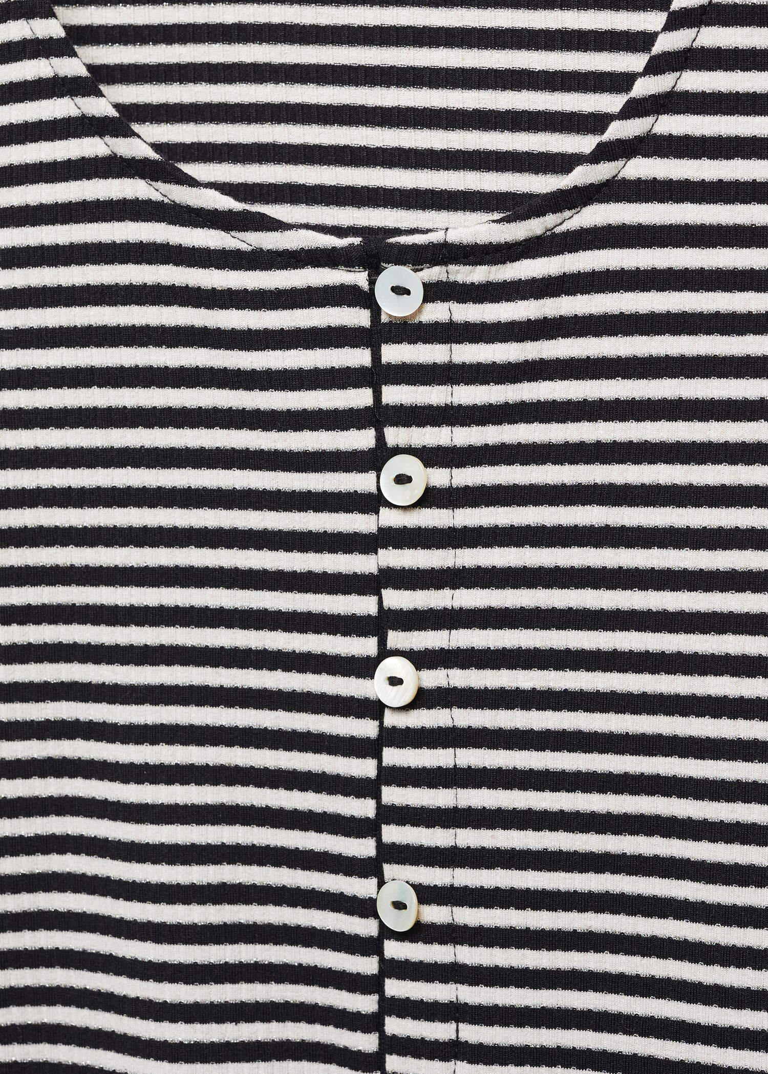 Randig t-shirt med knappar - Detaljer om artikeln 8
