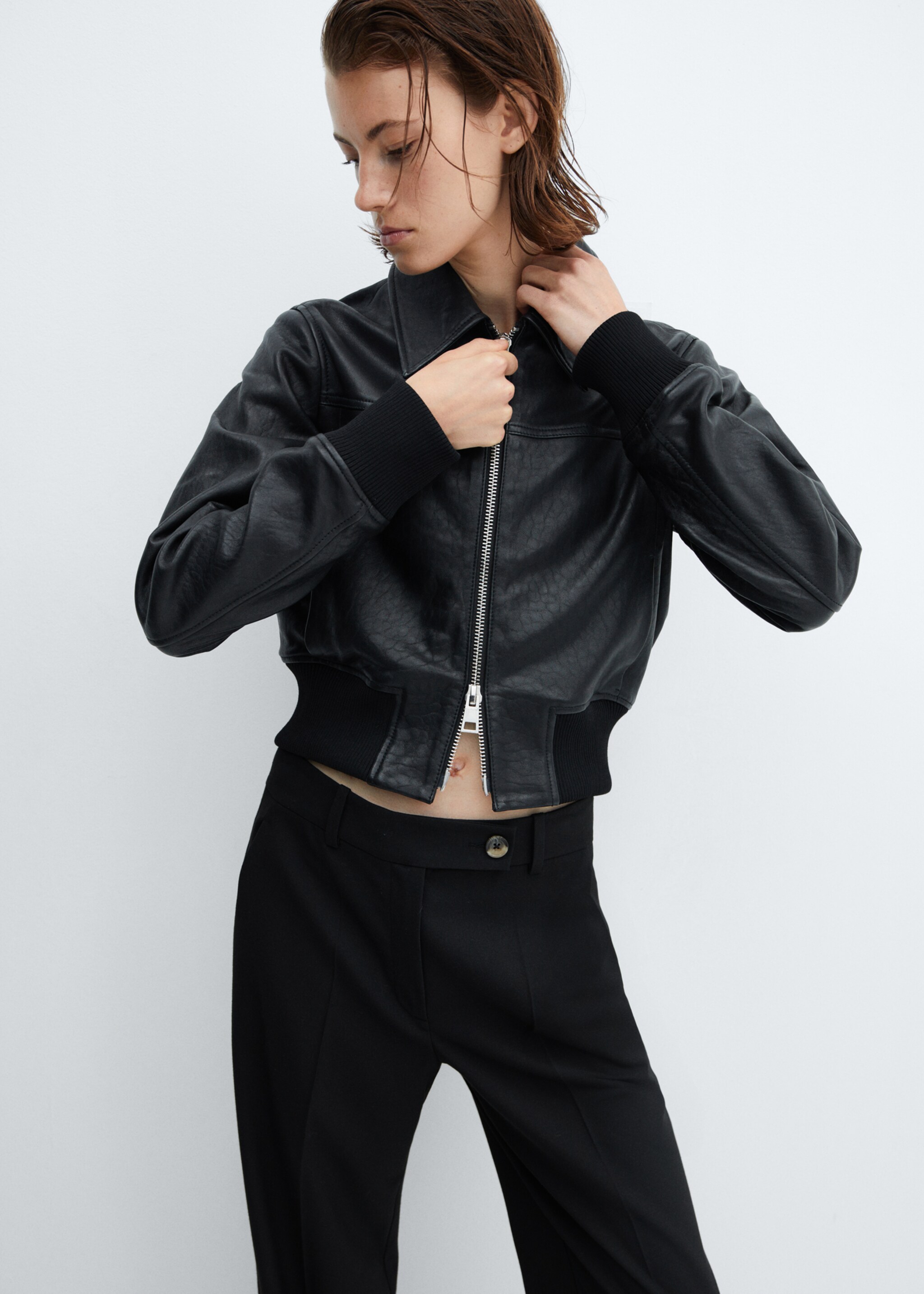 Straight trousers with side button - Details of the article 1, Black. Ref: 57026727-00.
