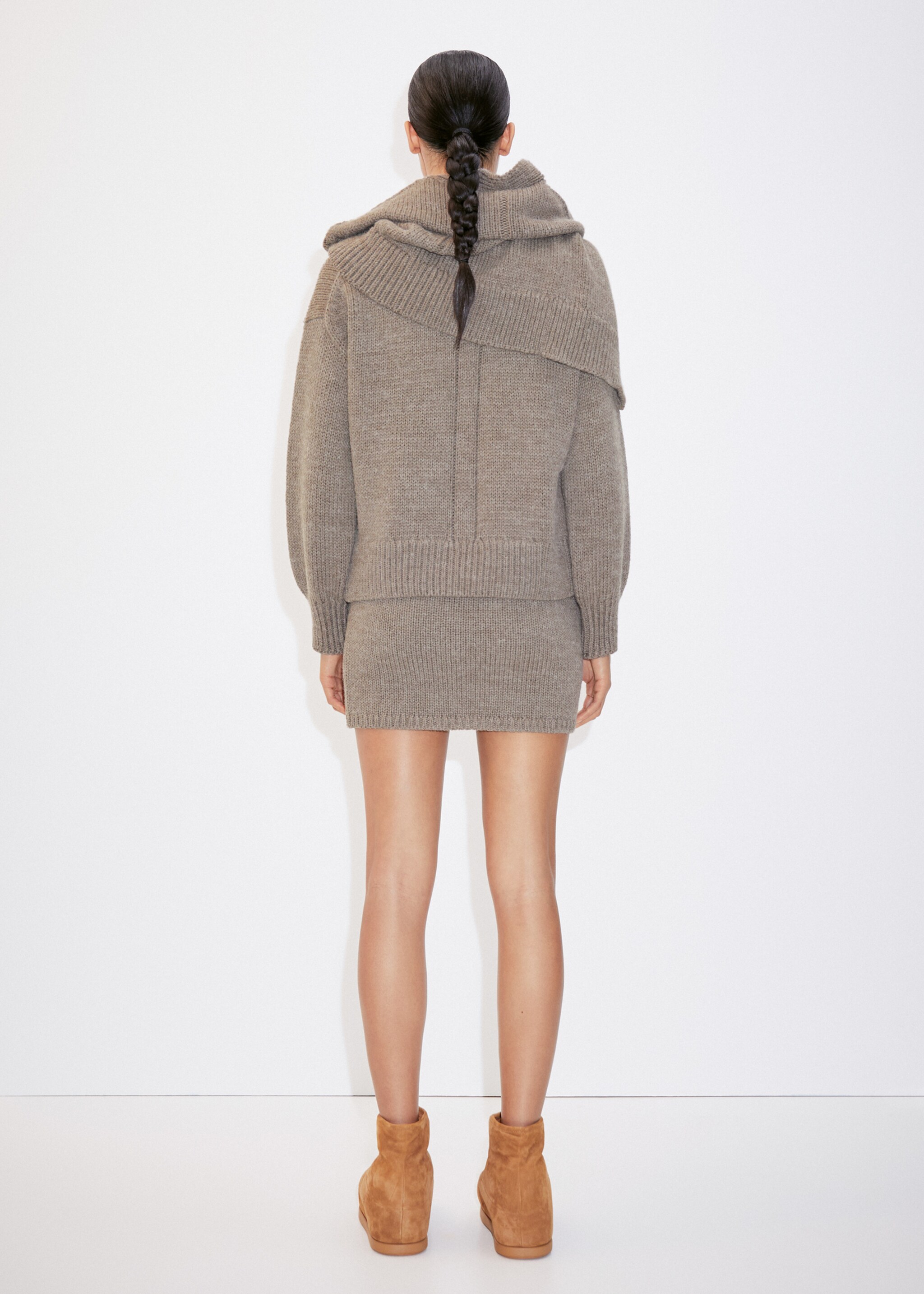 Short wool skirt - Reverse of the article, Brown. Ref: 57027735-00.