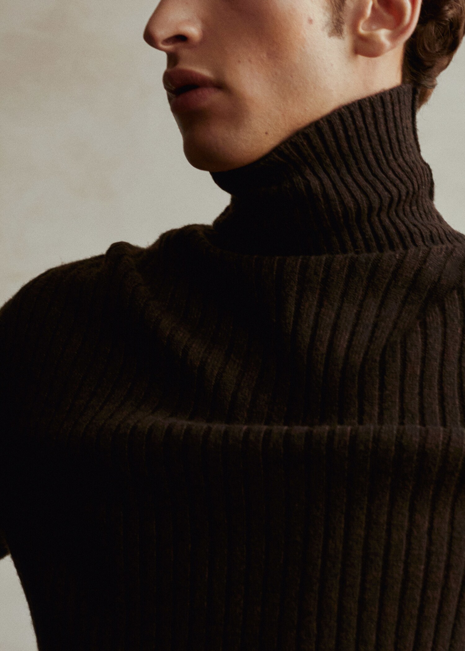 Wool sweater with ribbed turtleneck - Details of the article 5