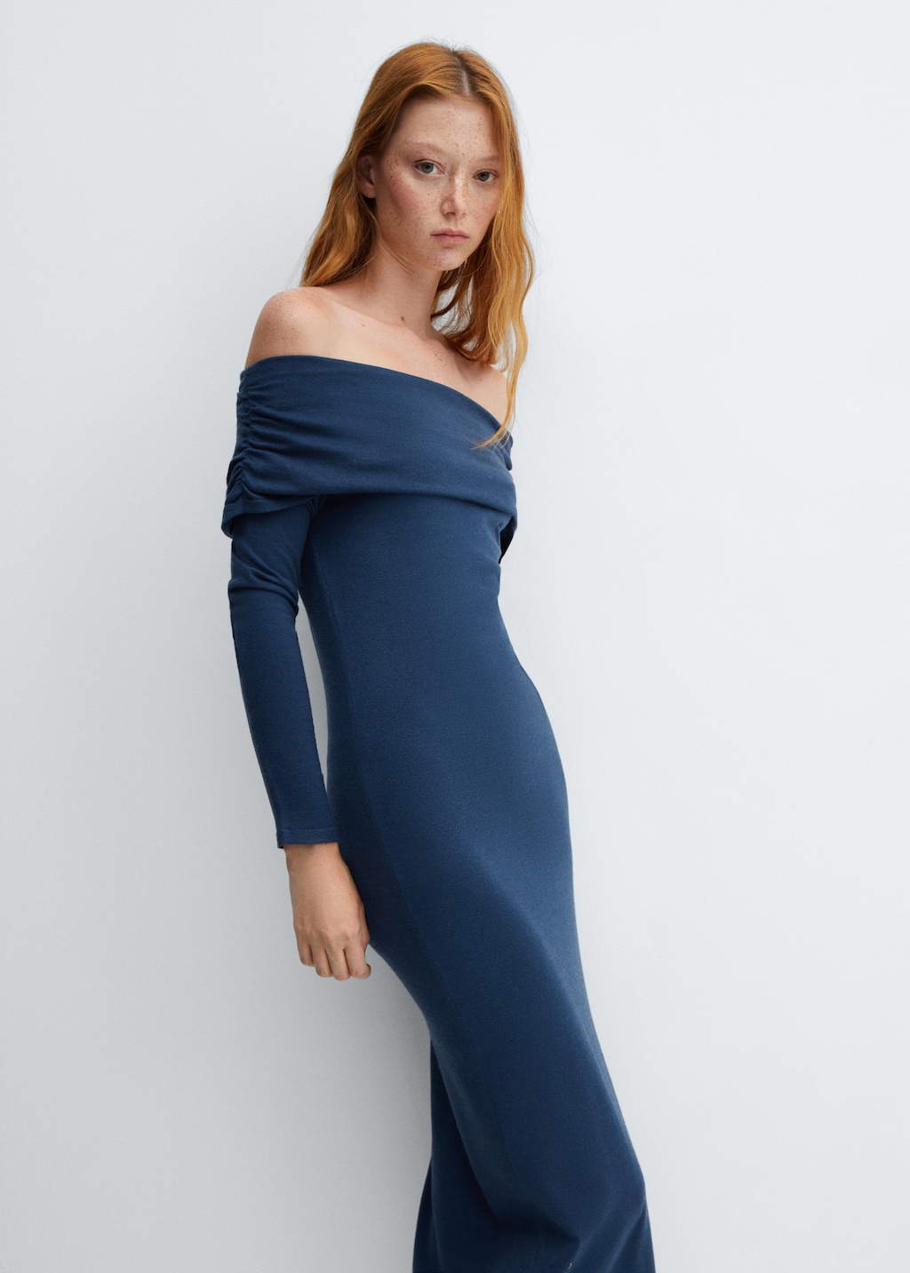Gedrapeerde jurk met onbedekte schouders Dames MANGO OUTLET Belgie