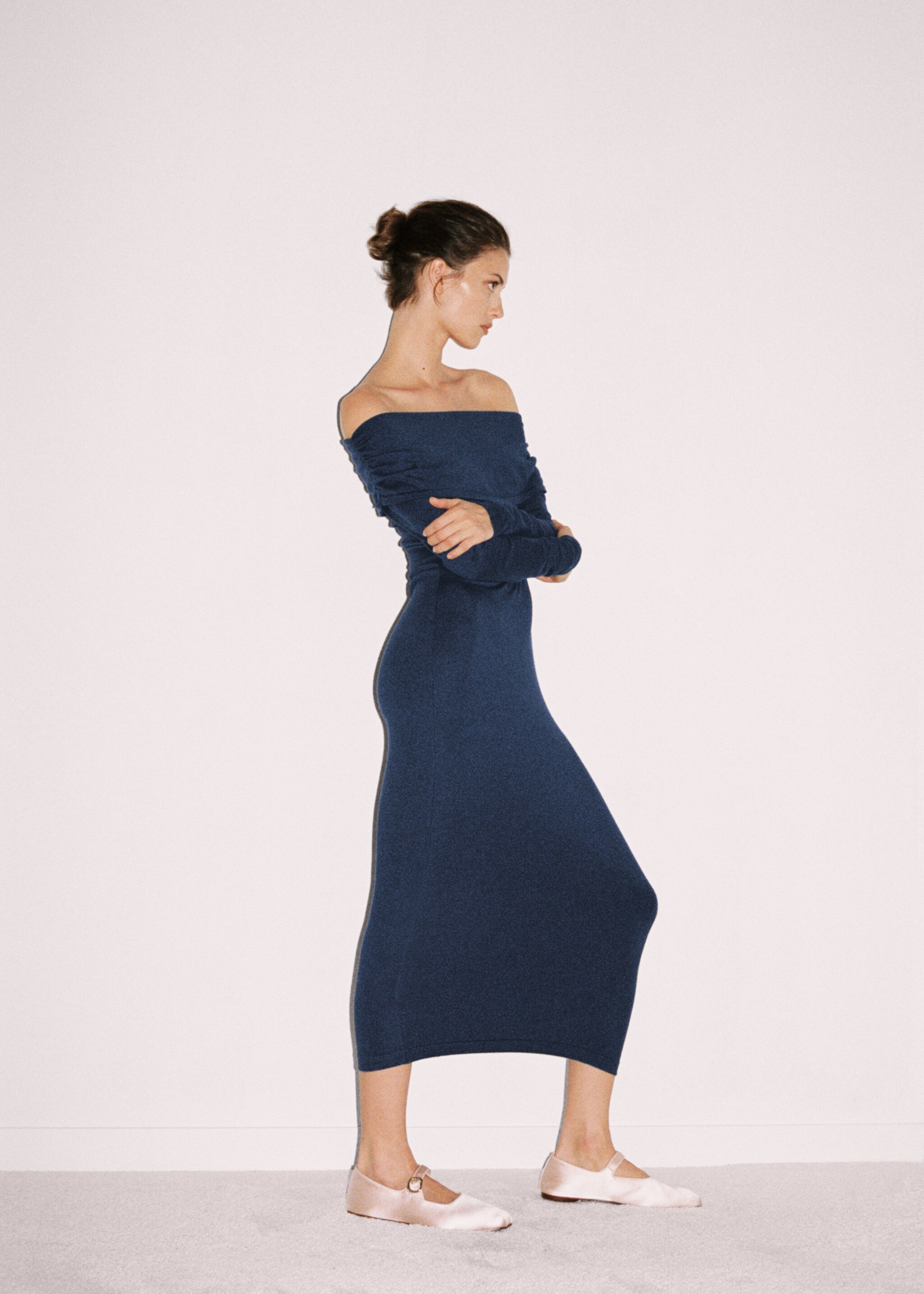 Off-the-shoulder draped dress - Details of the article 6, Blue. Ref: 57027754-00.