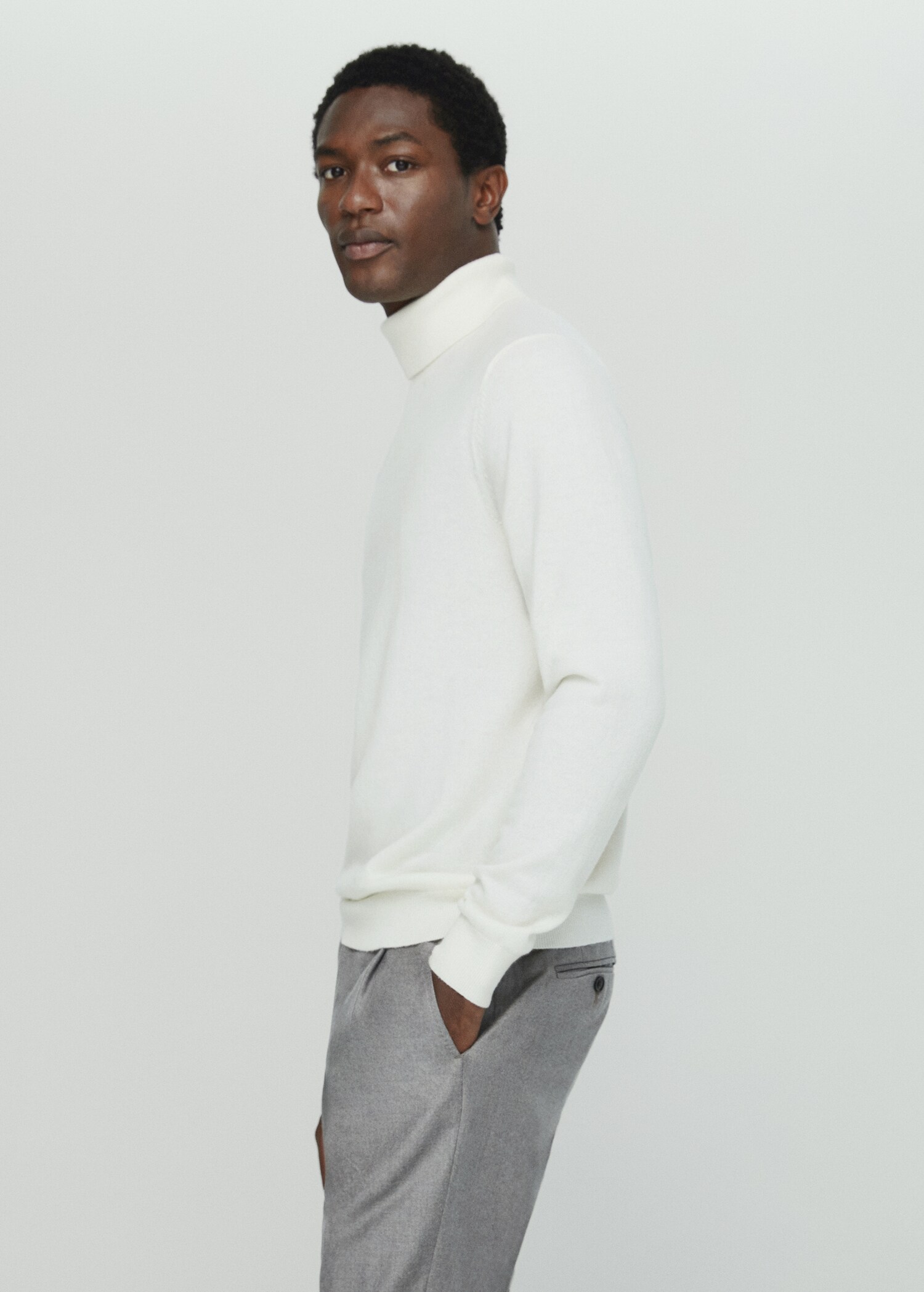 Pullover aus 100 % Kaschmir mit hohem Kragen - Detail des Artikels 2