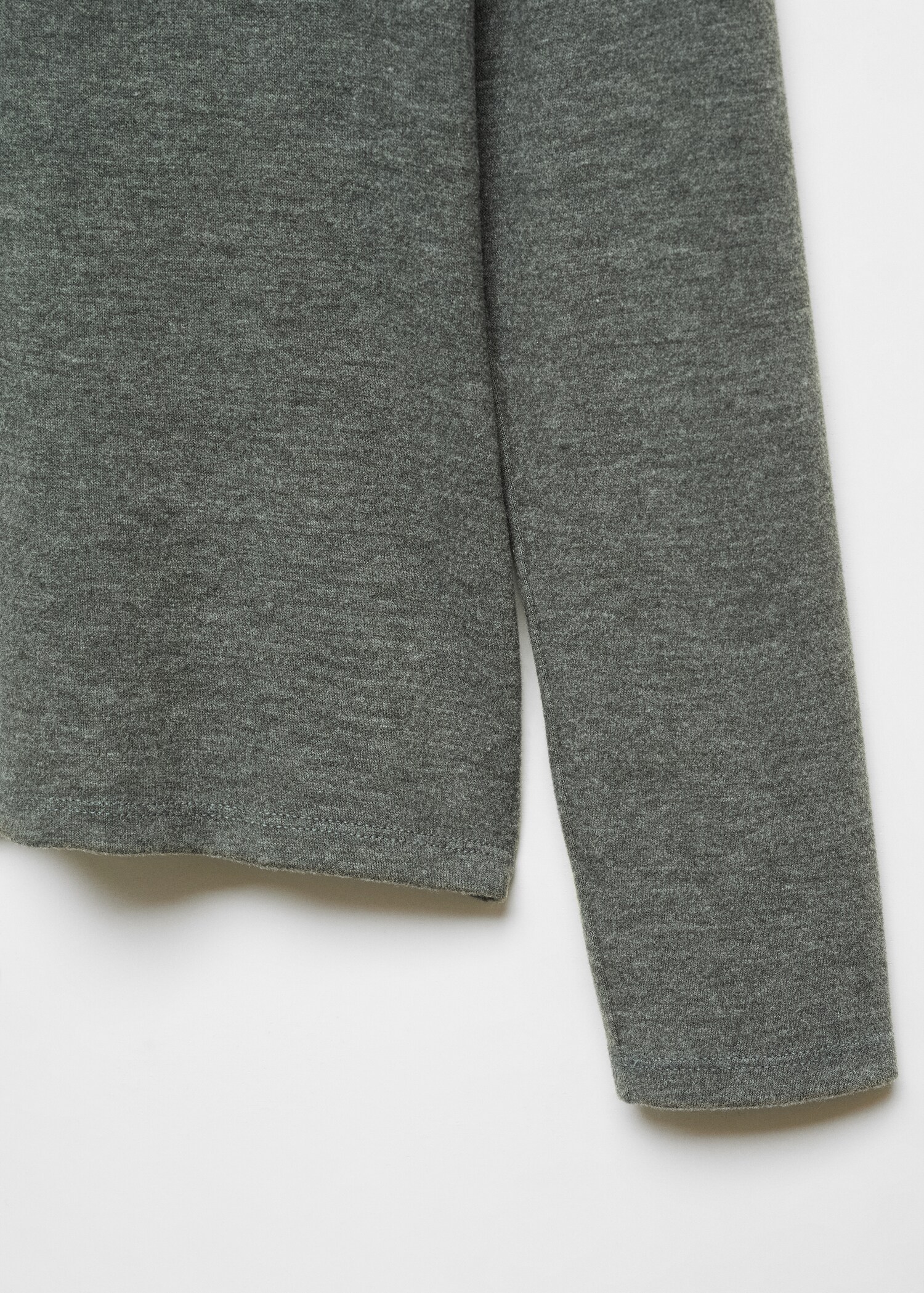 Langärmliges T-Shirt mit halbhohem Kragen - Detail des Artikels 8