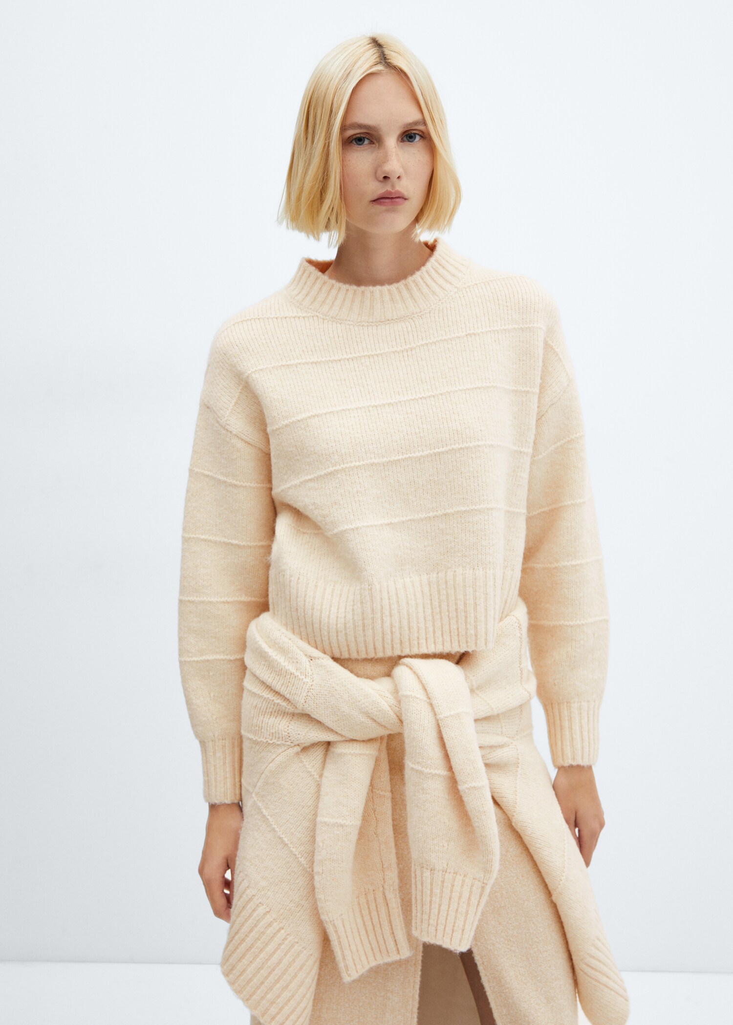 Sweater with decorative seam - Medium plane