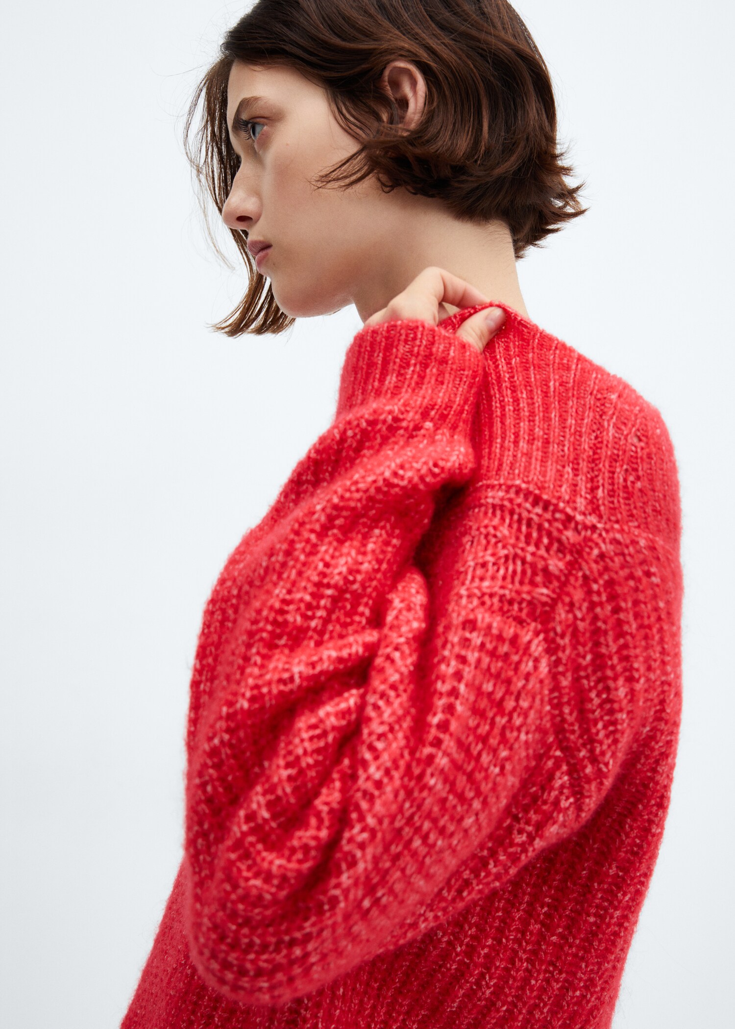 Chunky-knit V-neck sweater - Details of the article 1