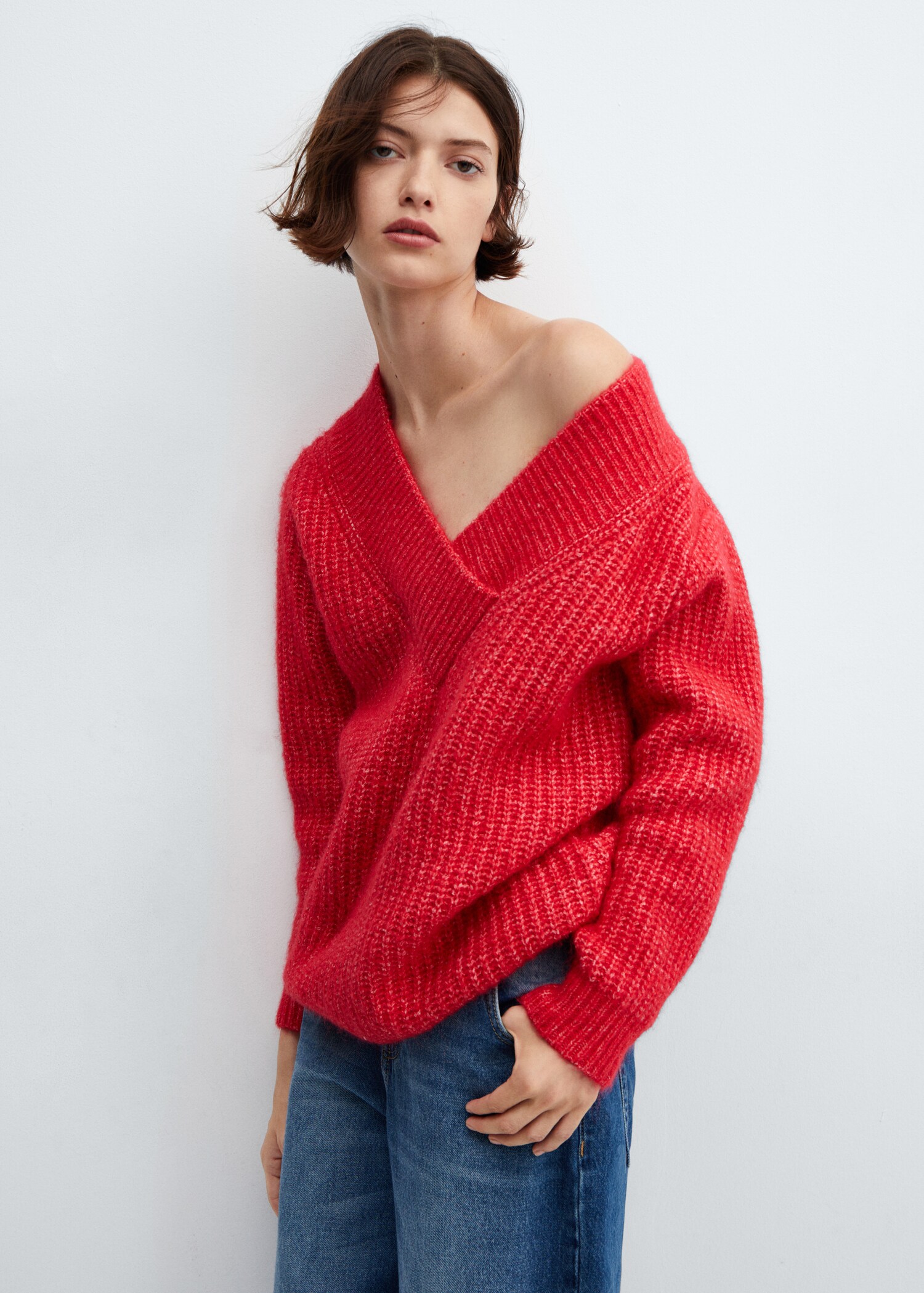 Chunky-knit V-neck sweater - Details of the article 2