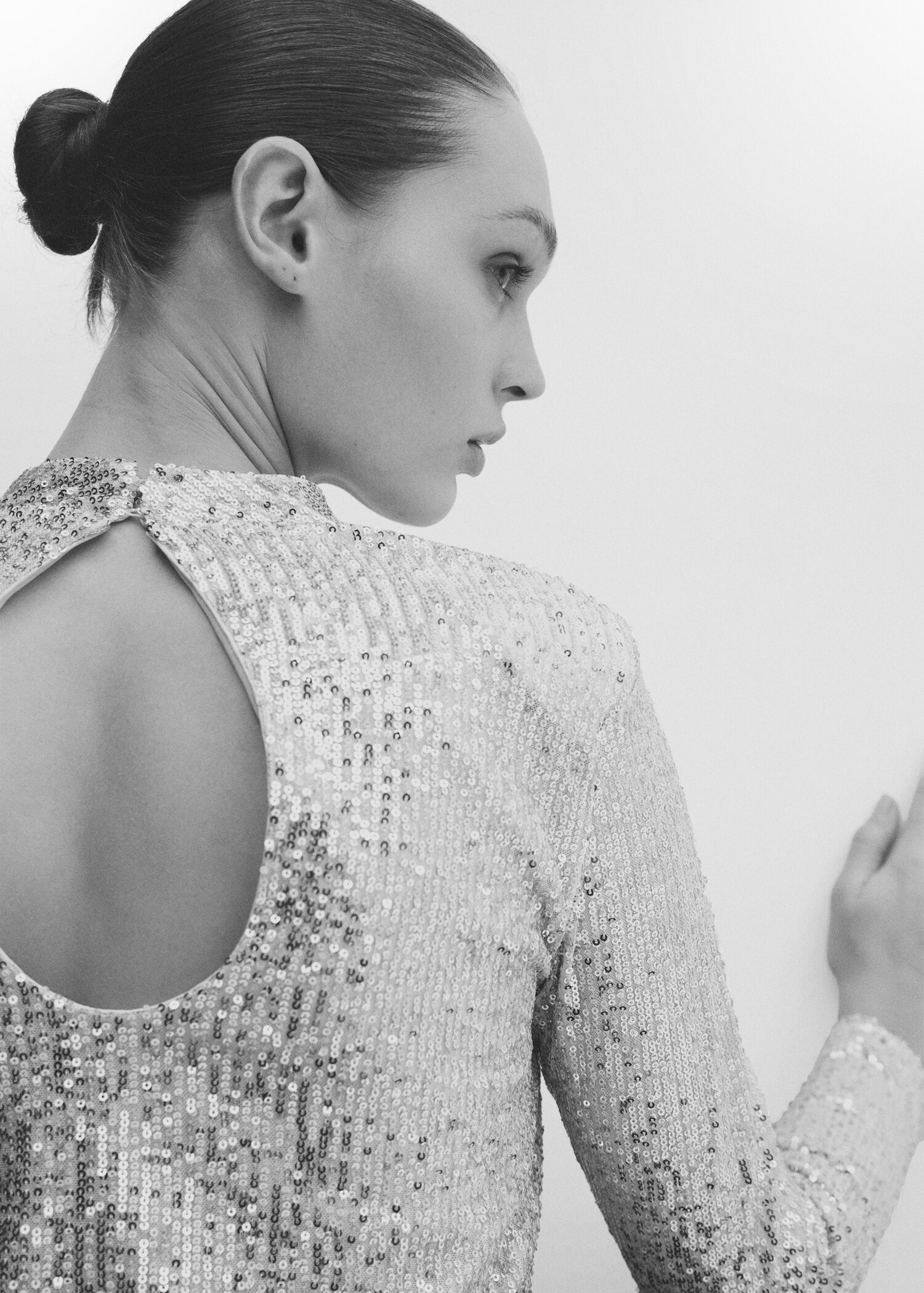 Sequined turtleneck t-shirt - Details of the article 2