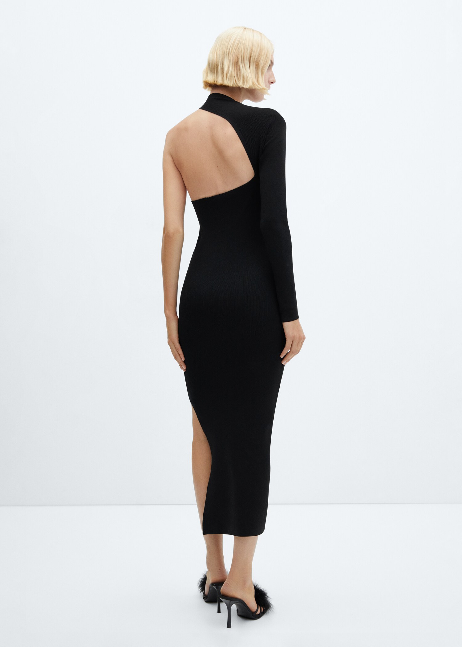 Robe asymétrique ouverture - Verso de l’article