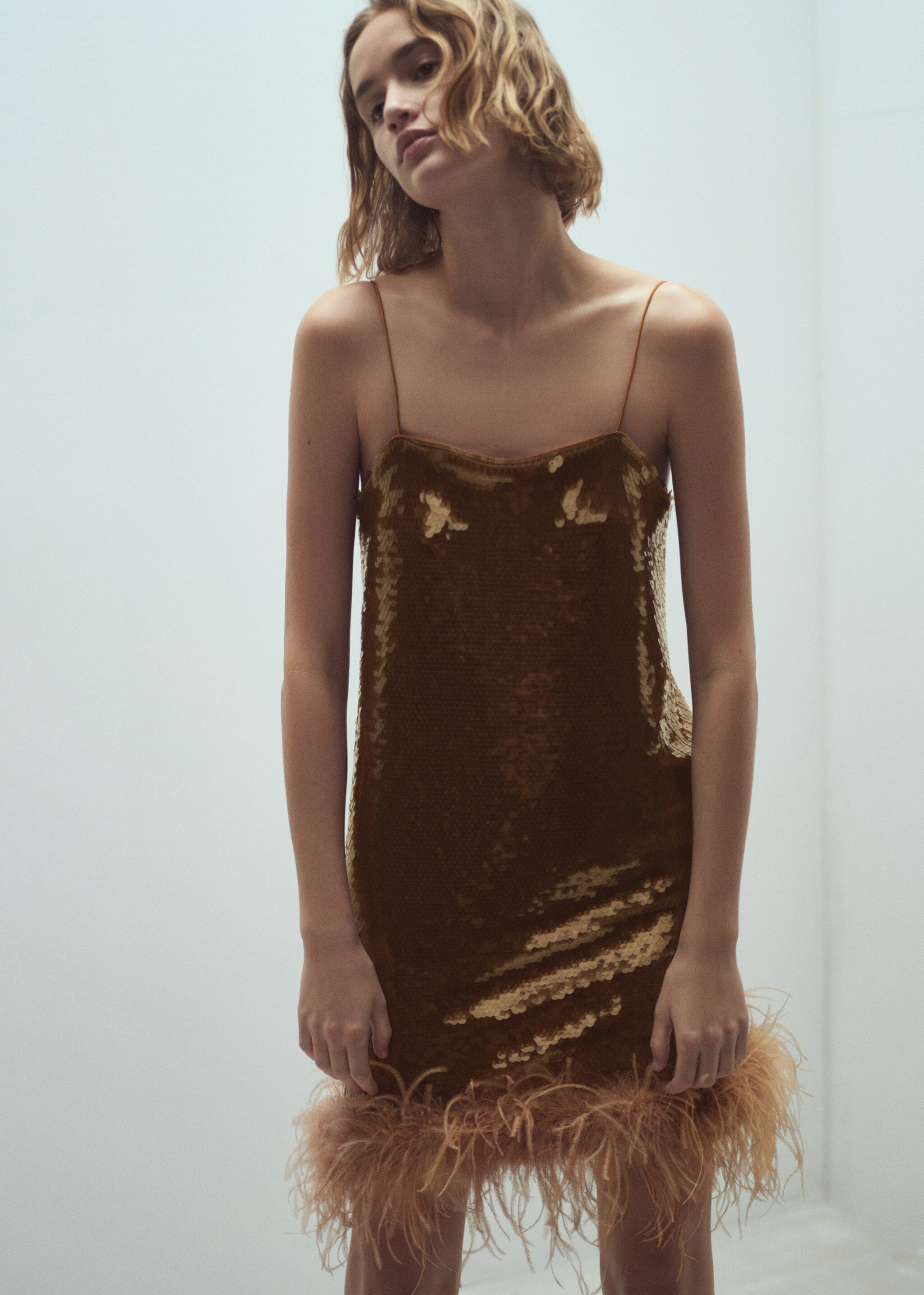 Sequin dress with fringe detail - Medium plane