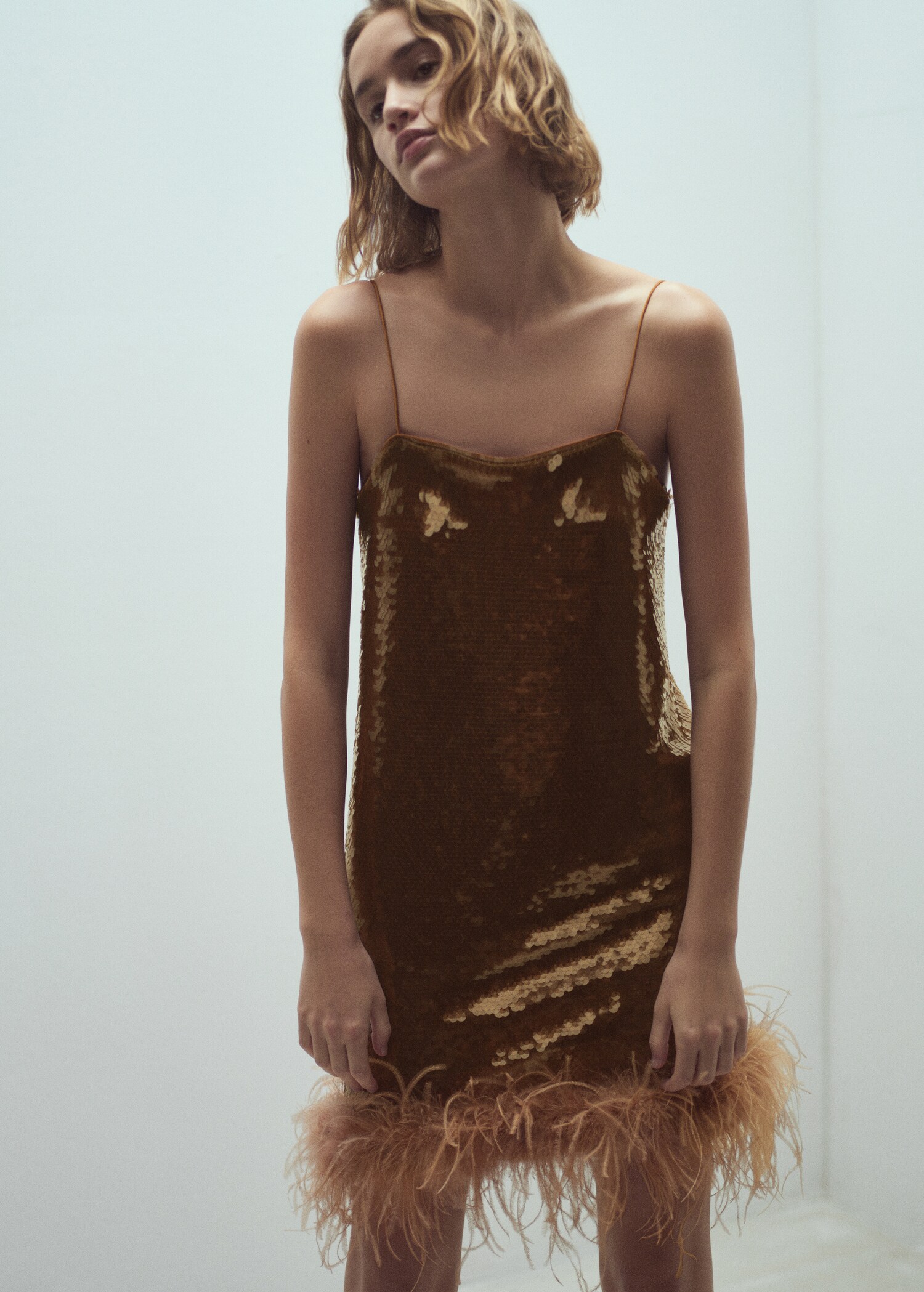 Sequin dress with fringe detail - Medium plane