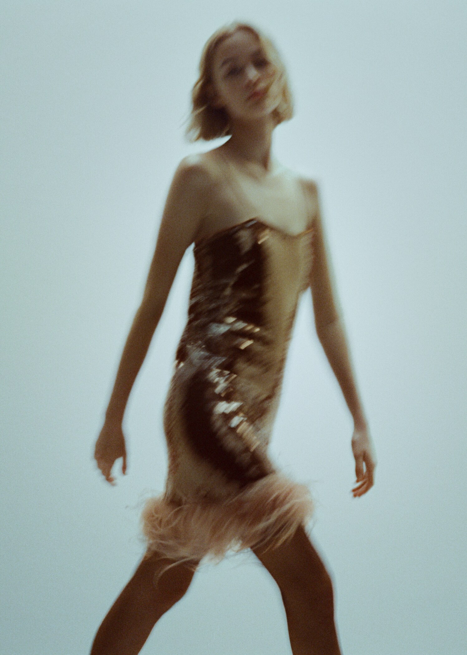 Sequin dress with fringe detail - Details of the article 7