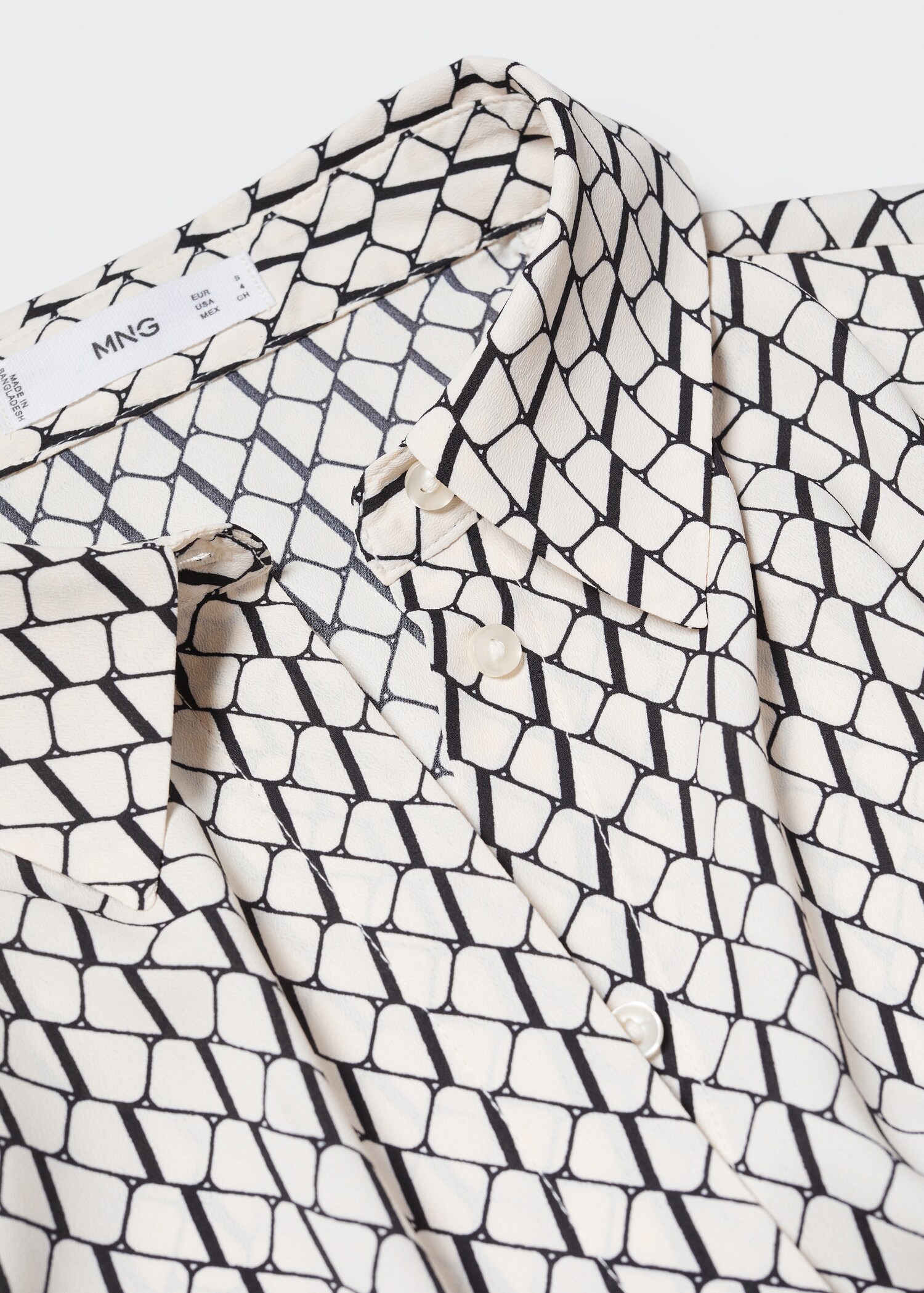 Regular flowy shirt - Details of the article 8