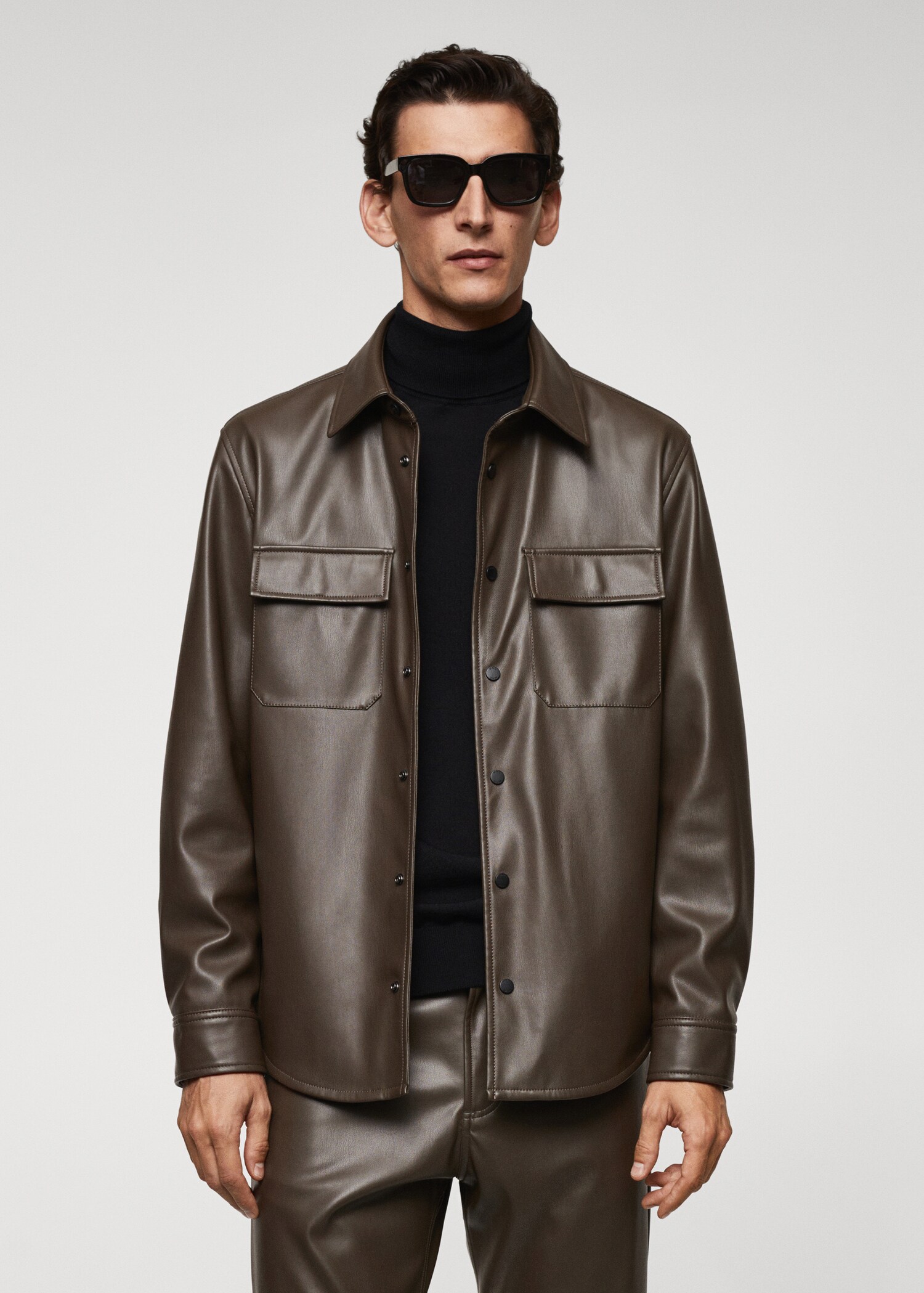 Sobrecamisa efecto piel - Plano medio