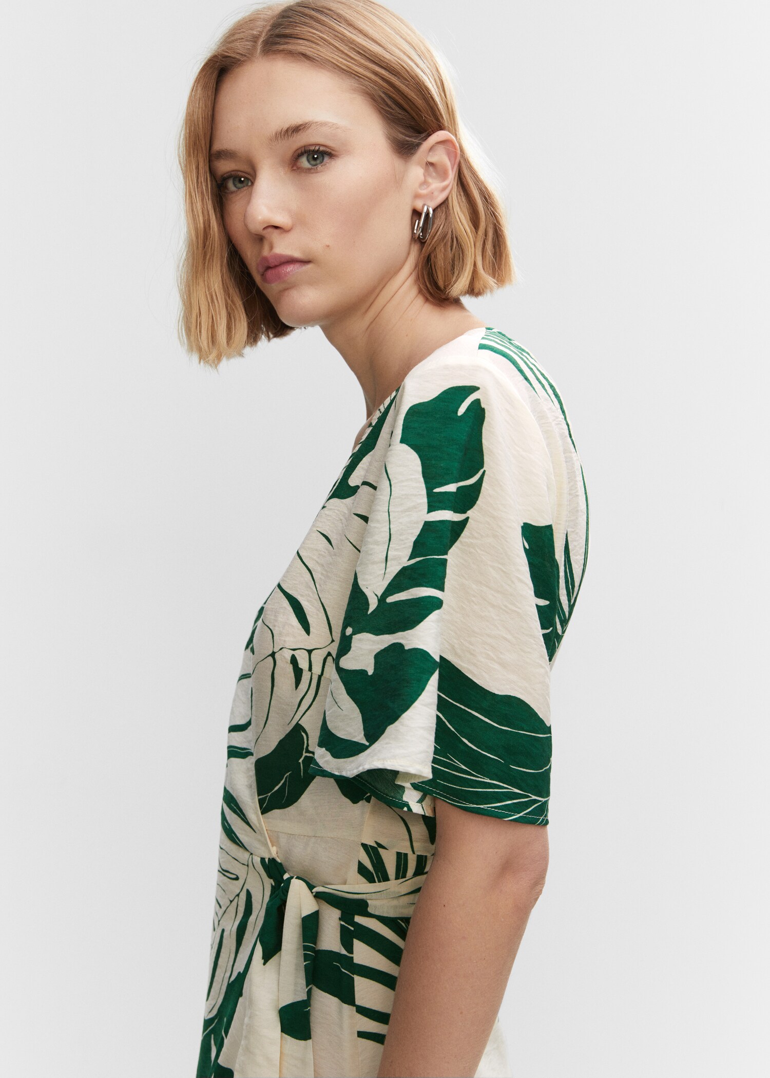 Printed wrap dress with ruffle - Details of the article 1