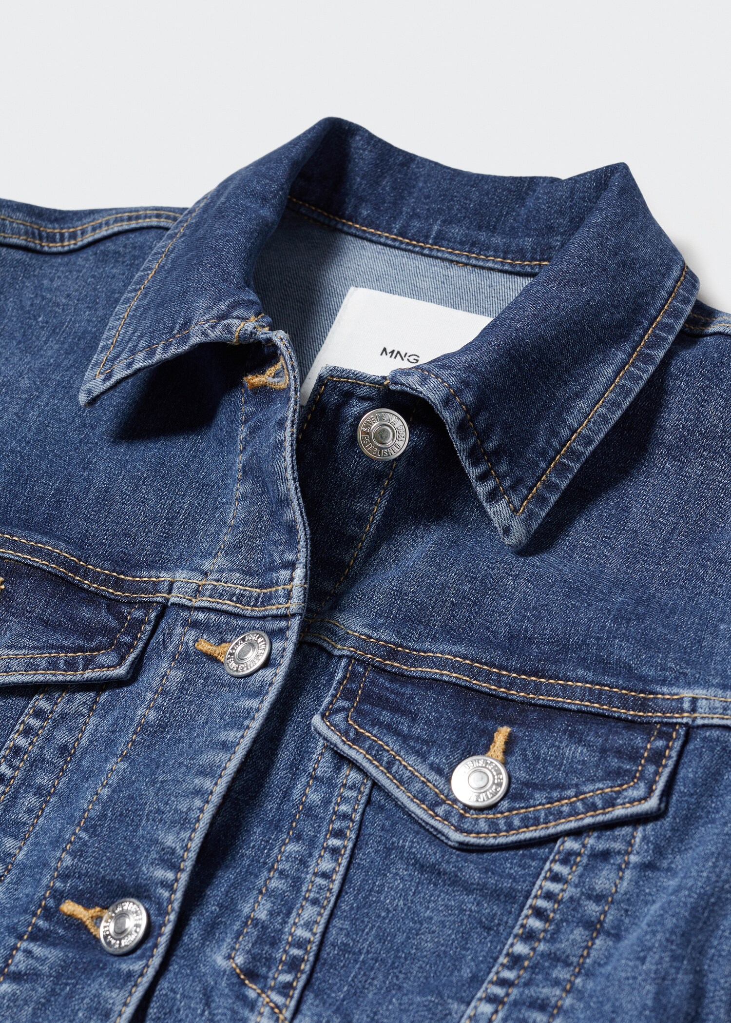 Pocketed denim jacket - Details of the article 8