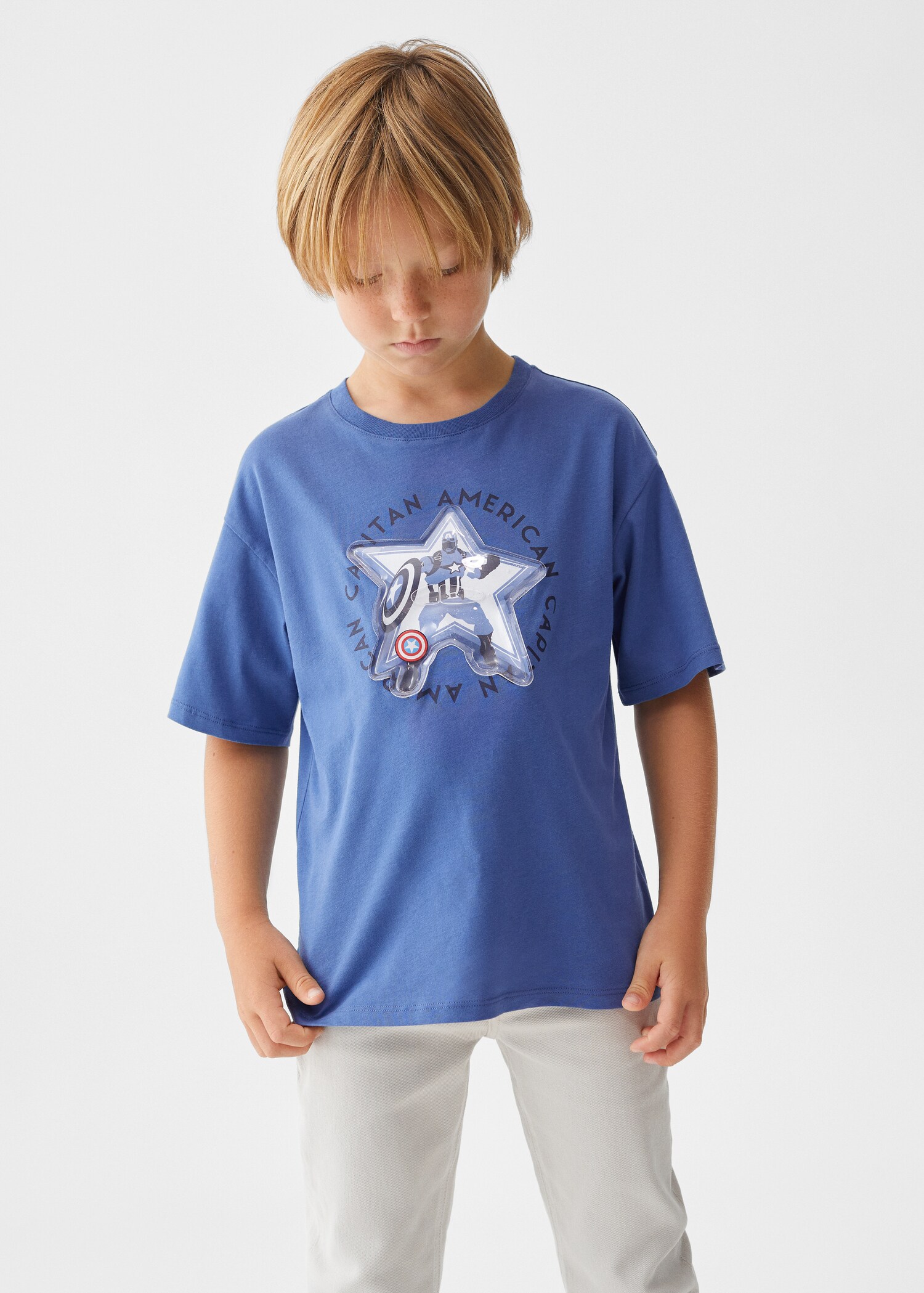 Camiseta interactiva Avengers - Plano medio