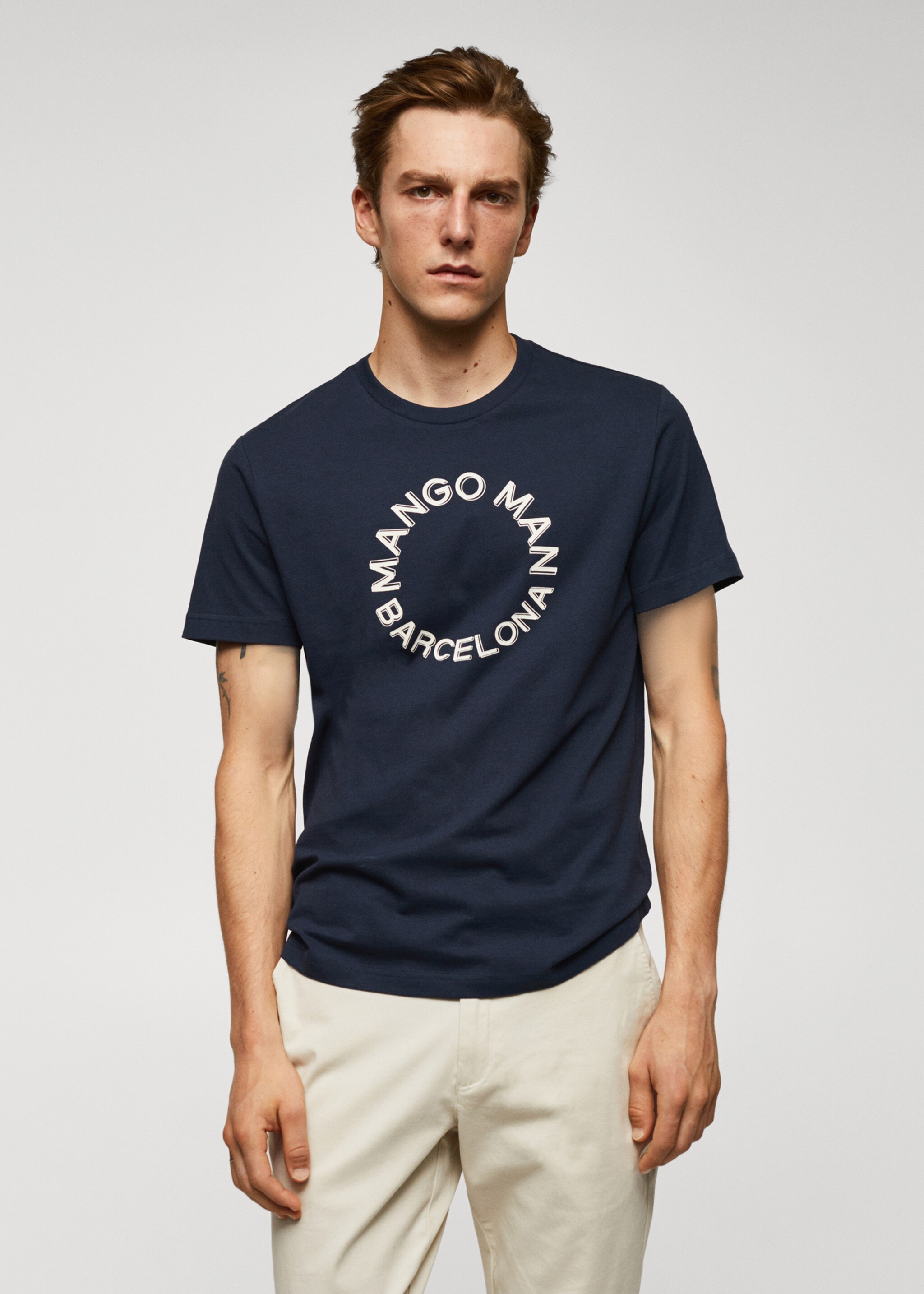 T-Shirt aus 100 % Baumwolle mit Logo - Mittlere Ansicht