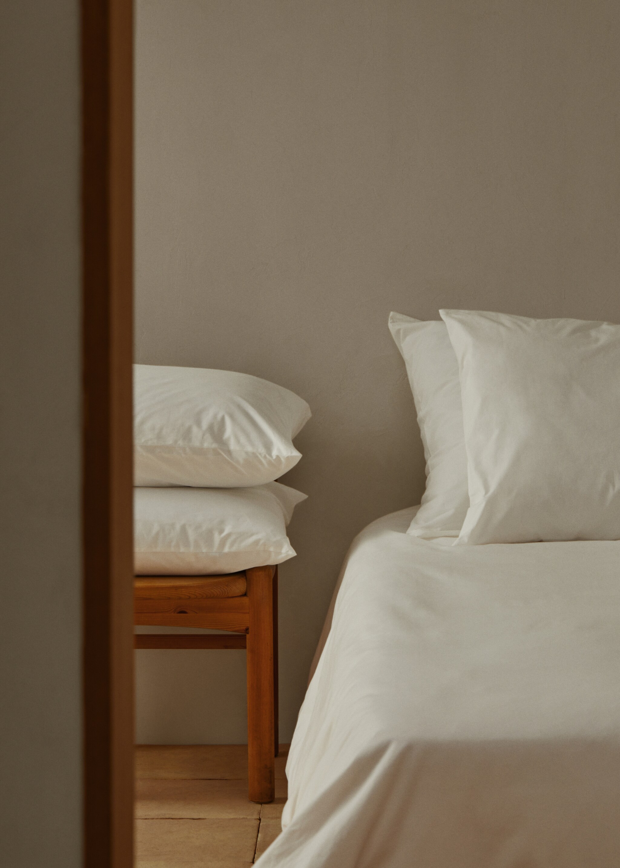 Cotton percale flat sheet (300 threads) 210x280cm - Details of the article 8, White. Ref: 57031506-00.