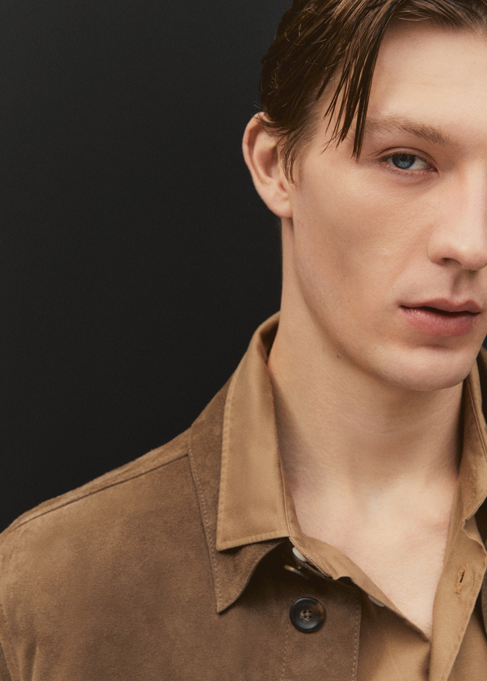 100% suede leather jacket - Details of the article 6, Khaki. Ref: 57032504-00.