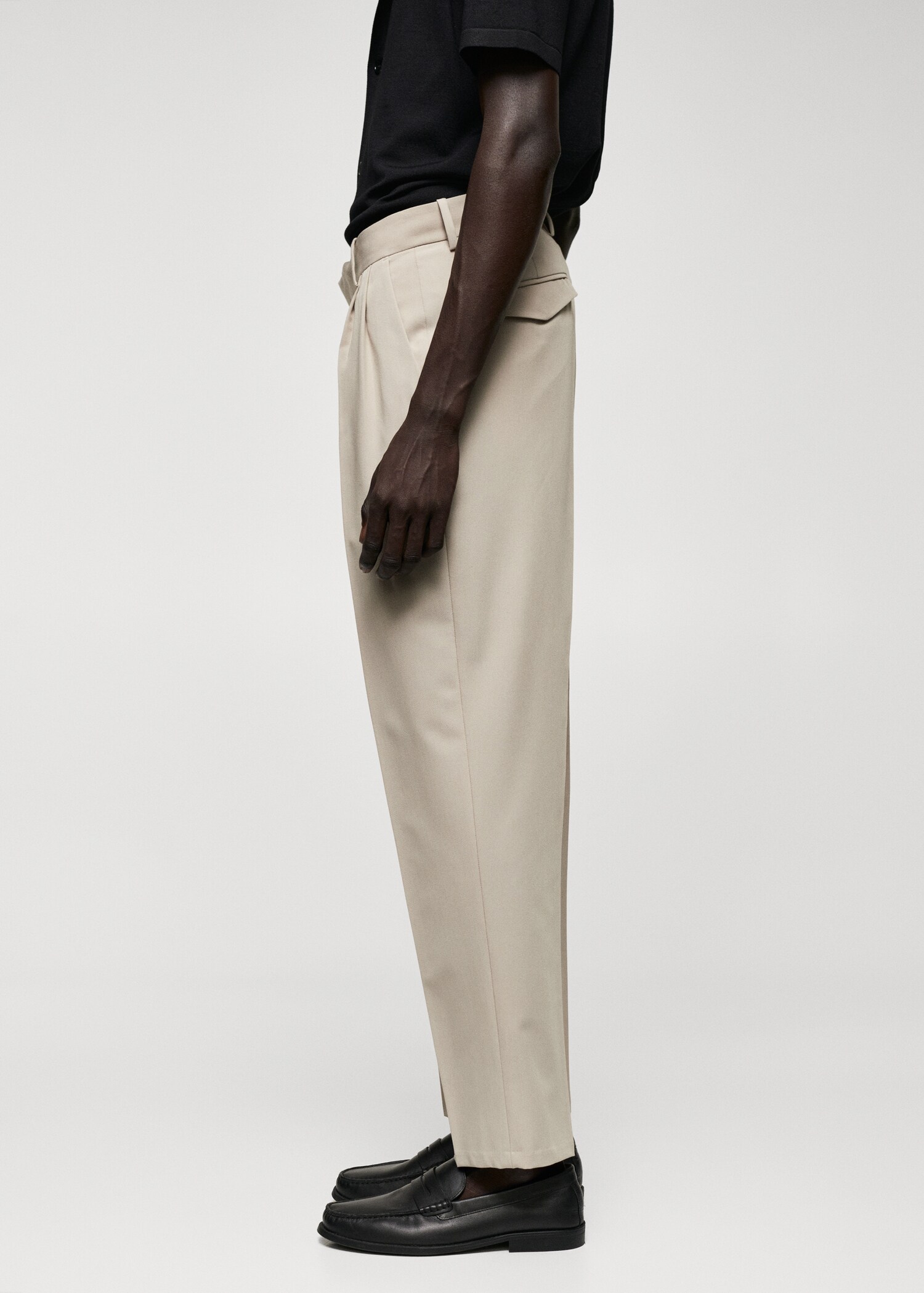 Regular-fit suit trousers with pleats - Details of the article 2