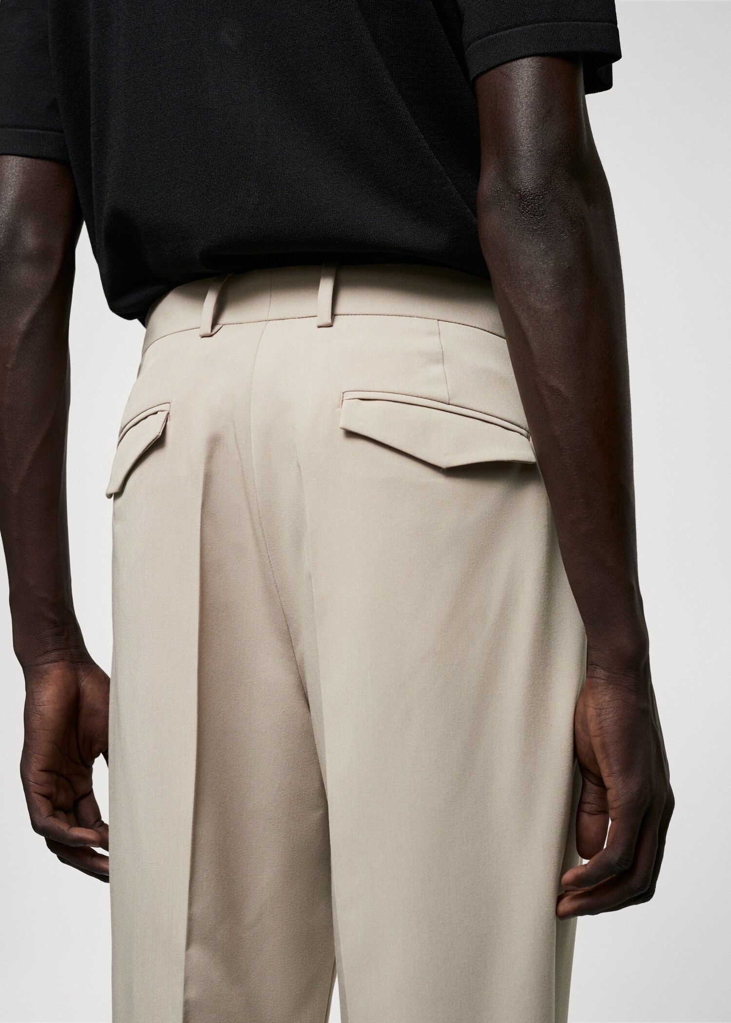 Regular-fit suit trousers with pleats - Details of the article 6