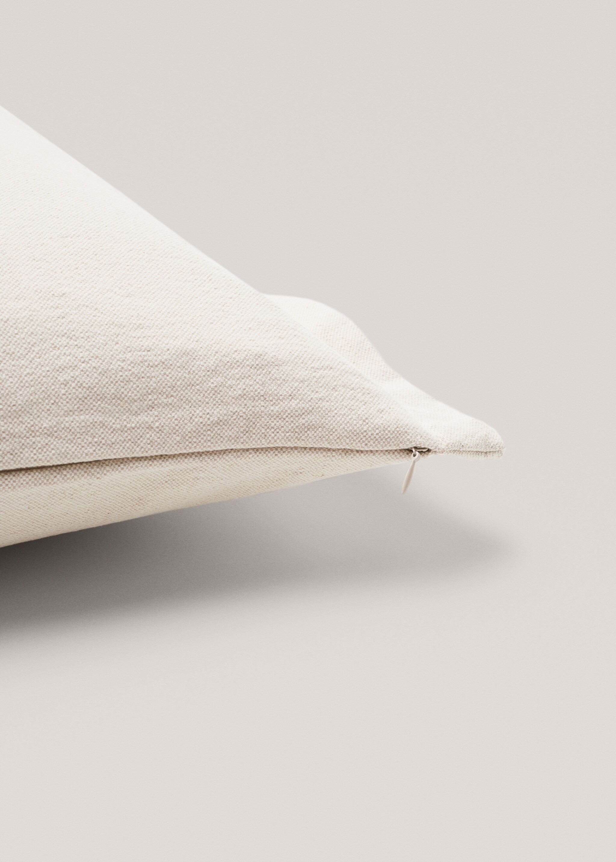 Cotton and linen blend cushion cover 50x50cm - Details of the article 3