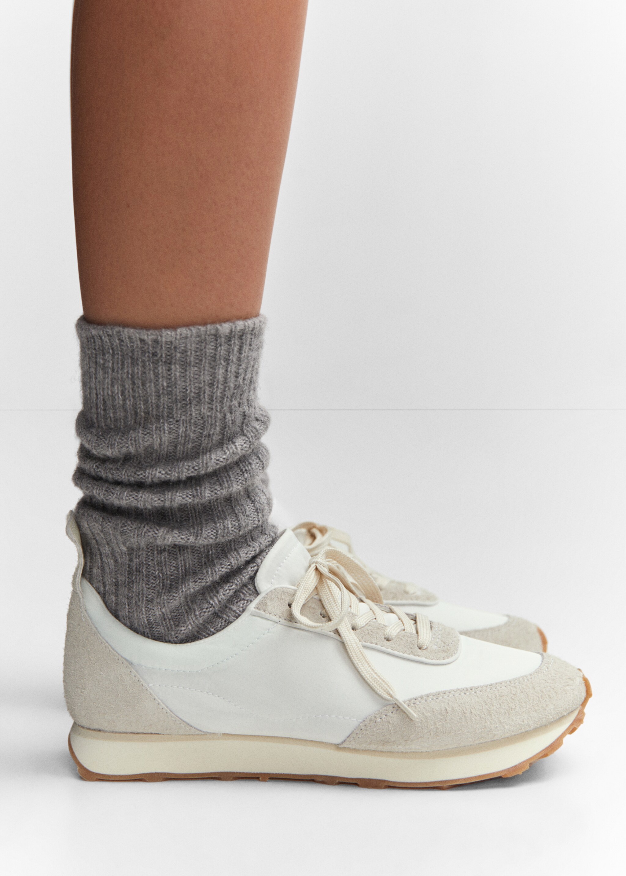 Contrast panel sneakers - Details of the article 9, White. Ref: 57032878-00.