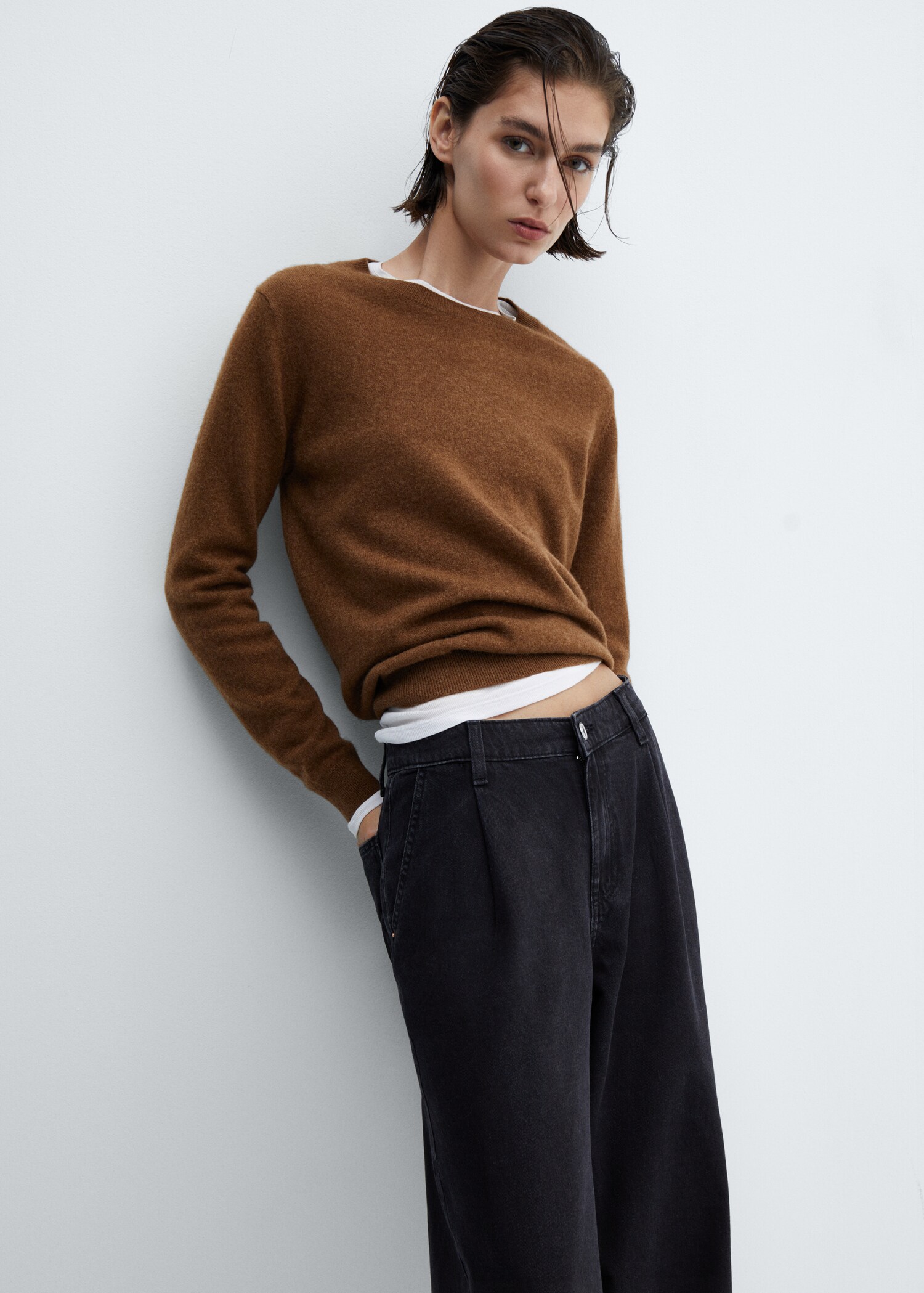 Wide-leg pleated jeans - Details of the article 1