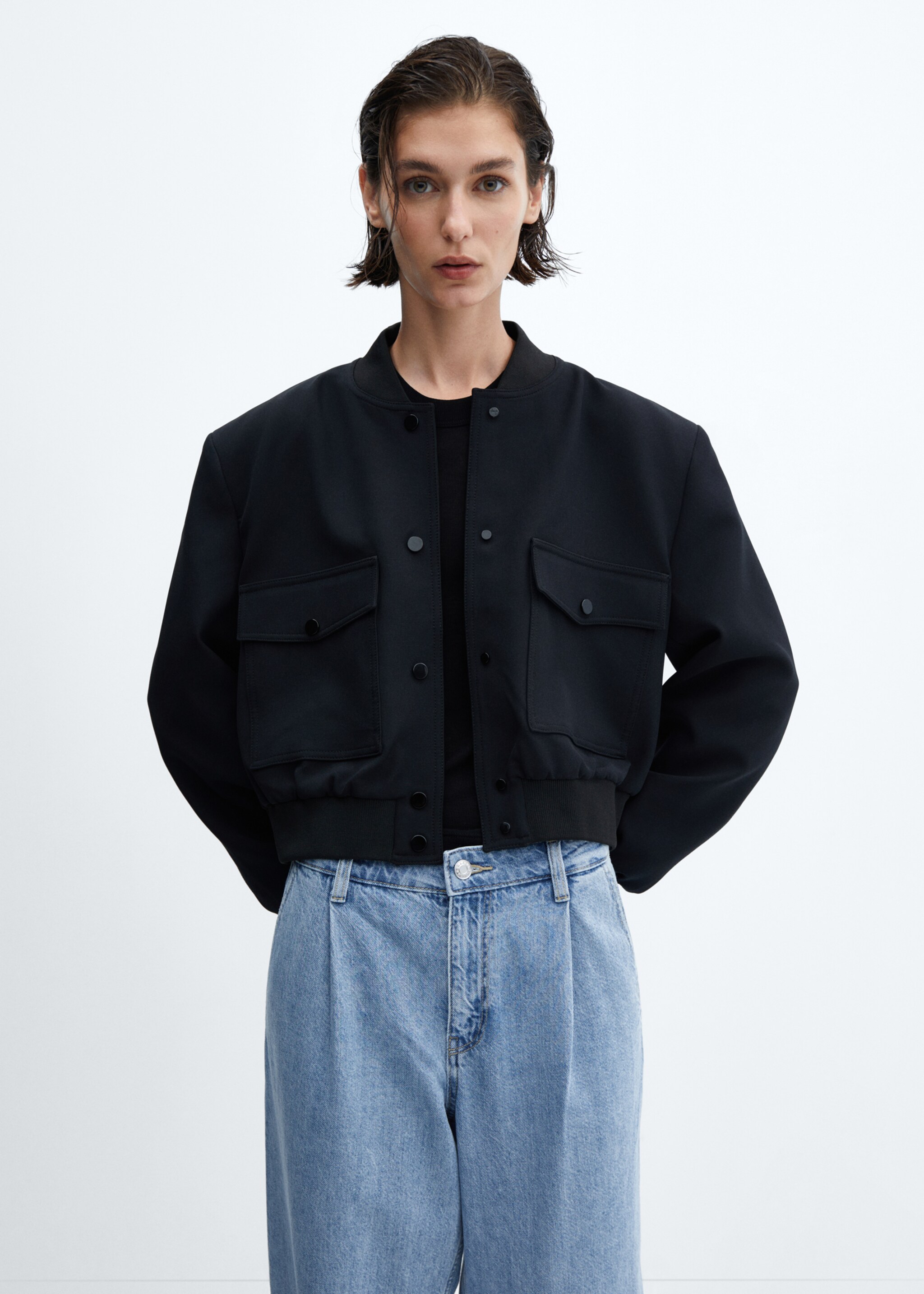 Straight pleated jeans - Details of the article 1, Medium Blue. Ref: 57032894-00.