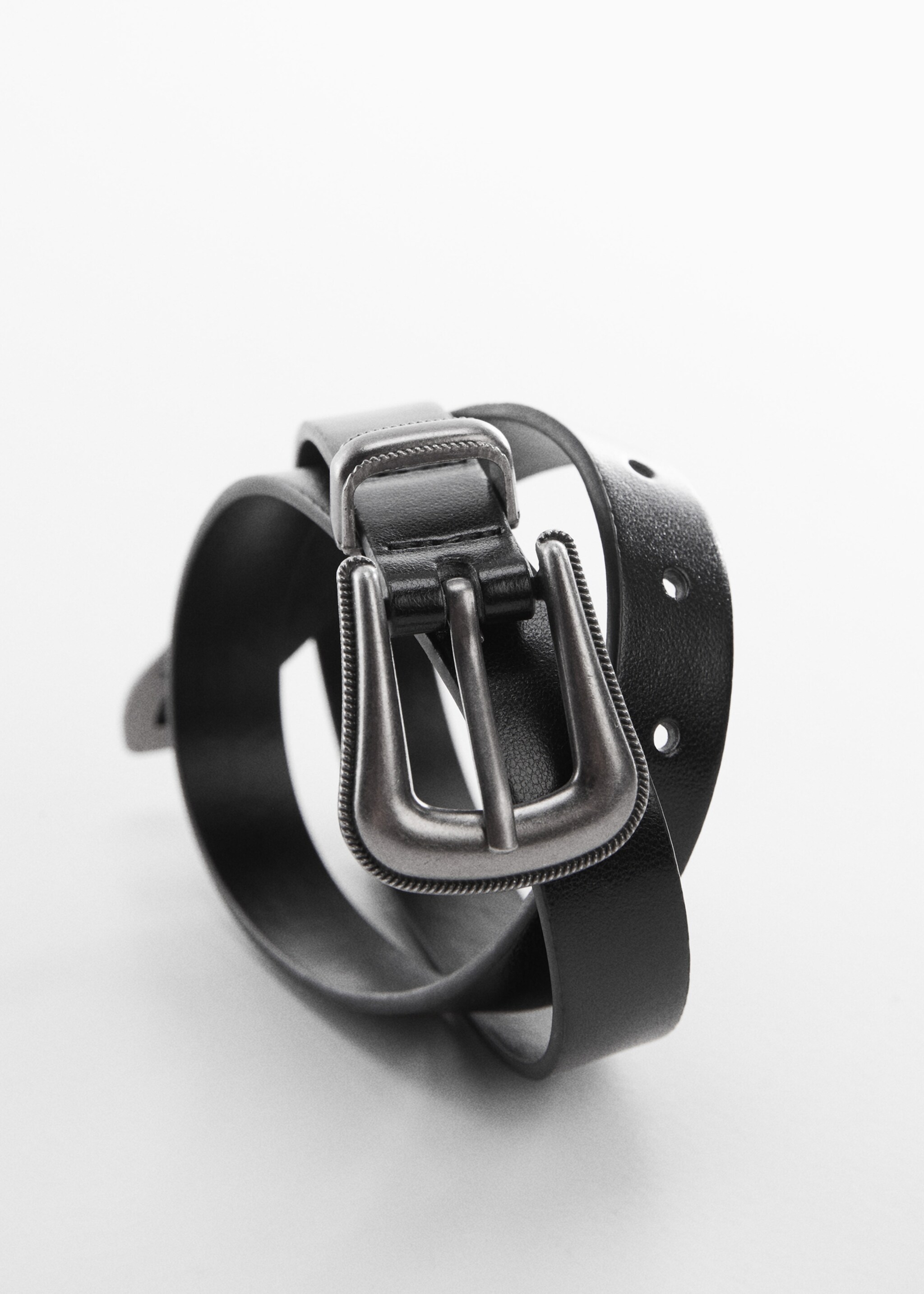 Metal buckle belt - Details of the article 1, Black. Ref: 57032897-00.