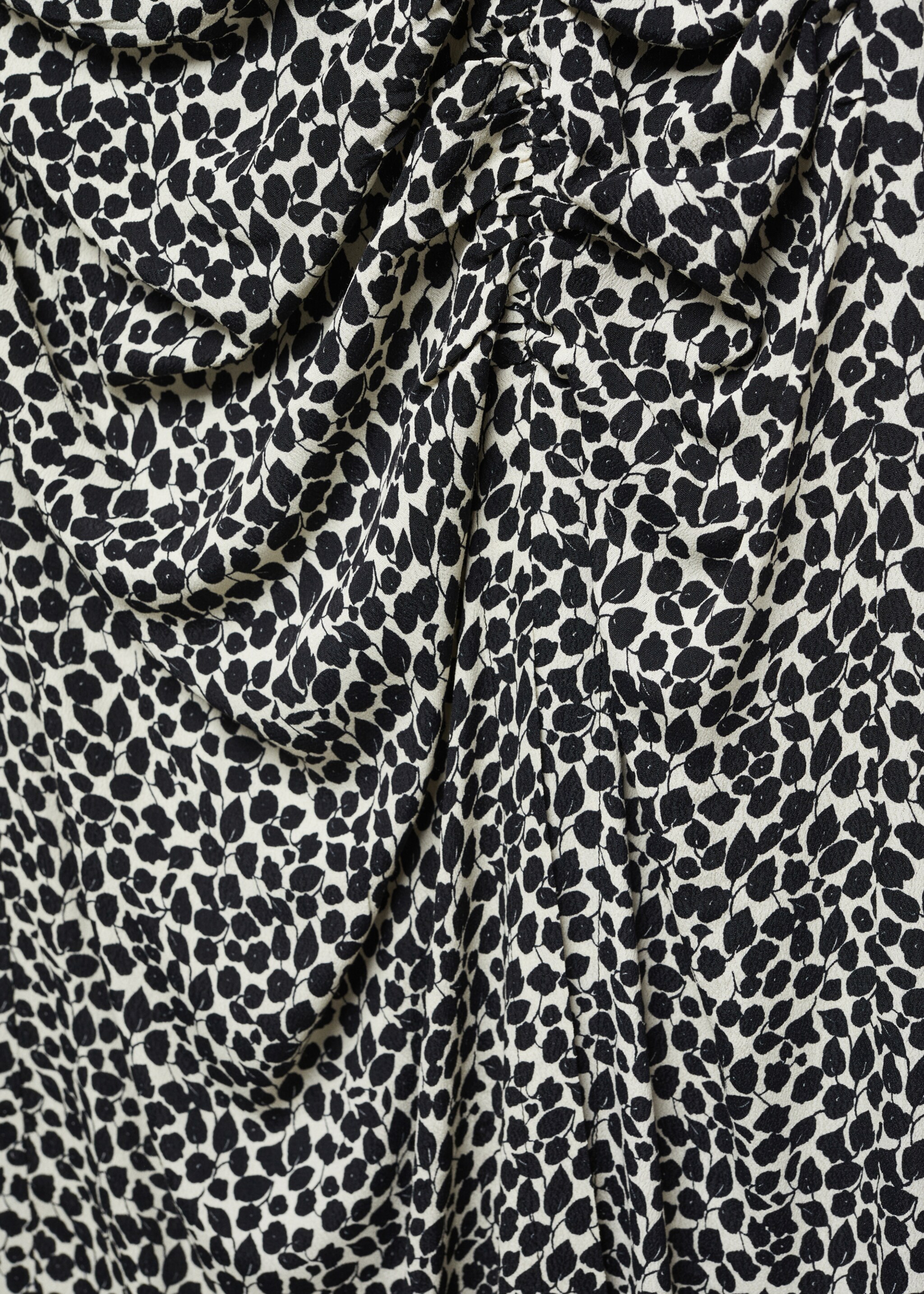 Printed skirt with slit - Details of the article 8