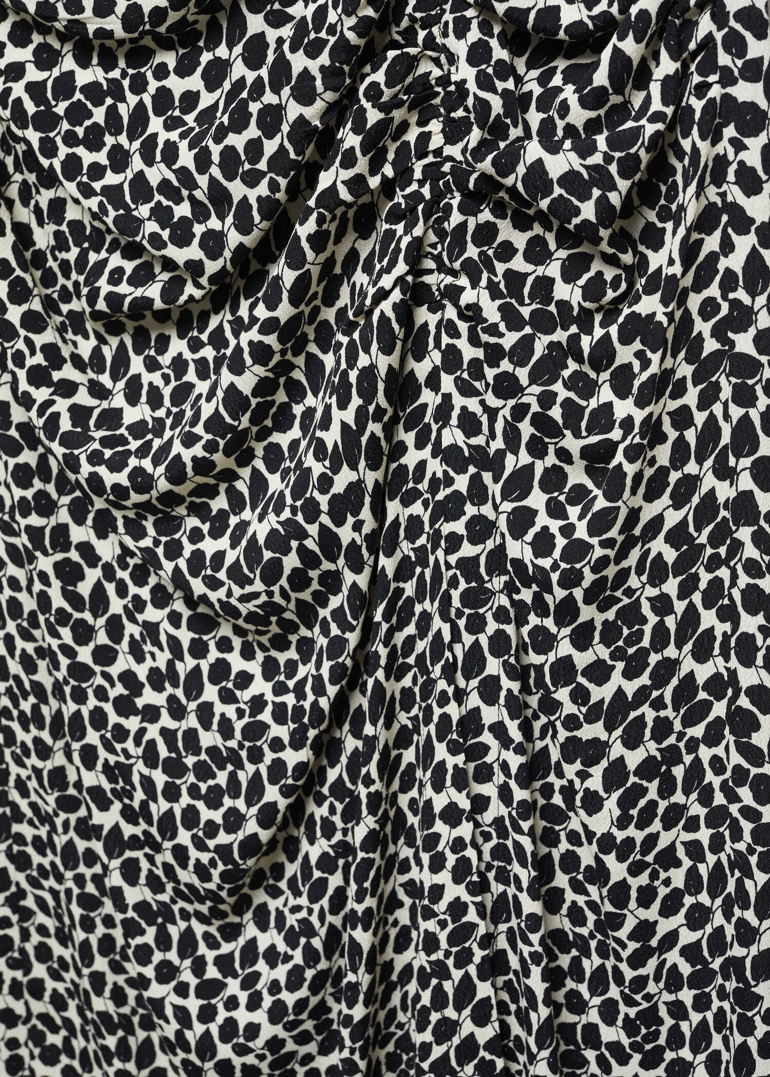 Printed skirt with slit - Details of the article 8