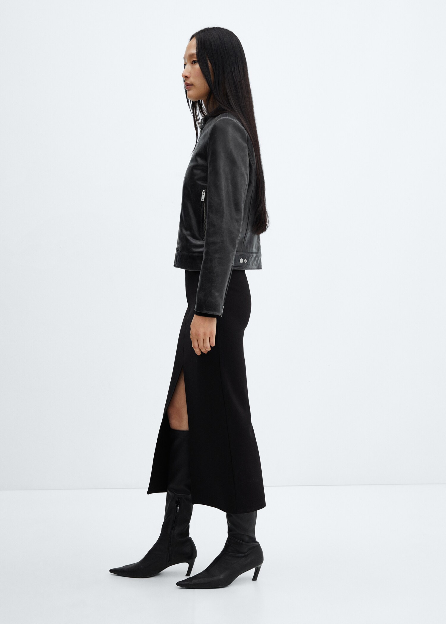 Midi-skirt with front slit - Details of the article 2