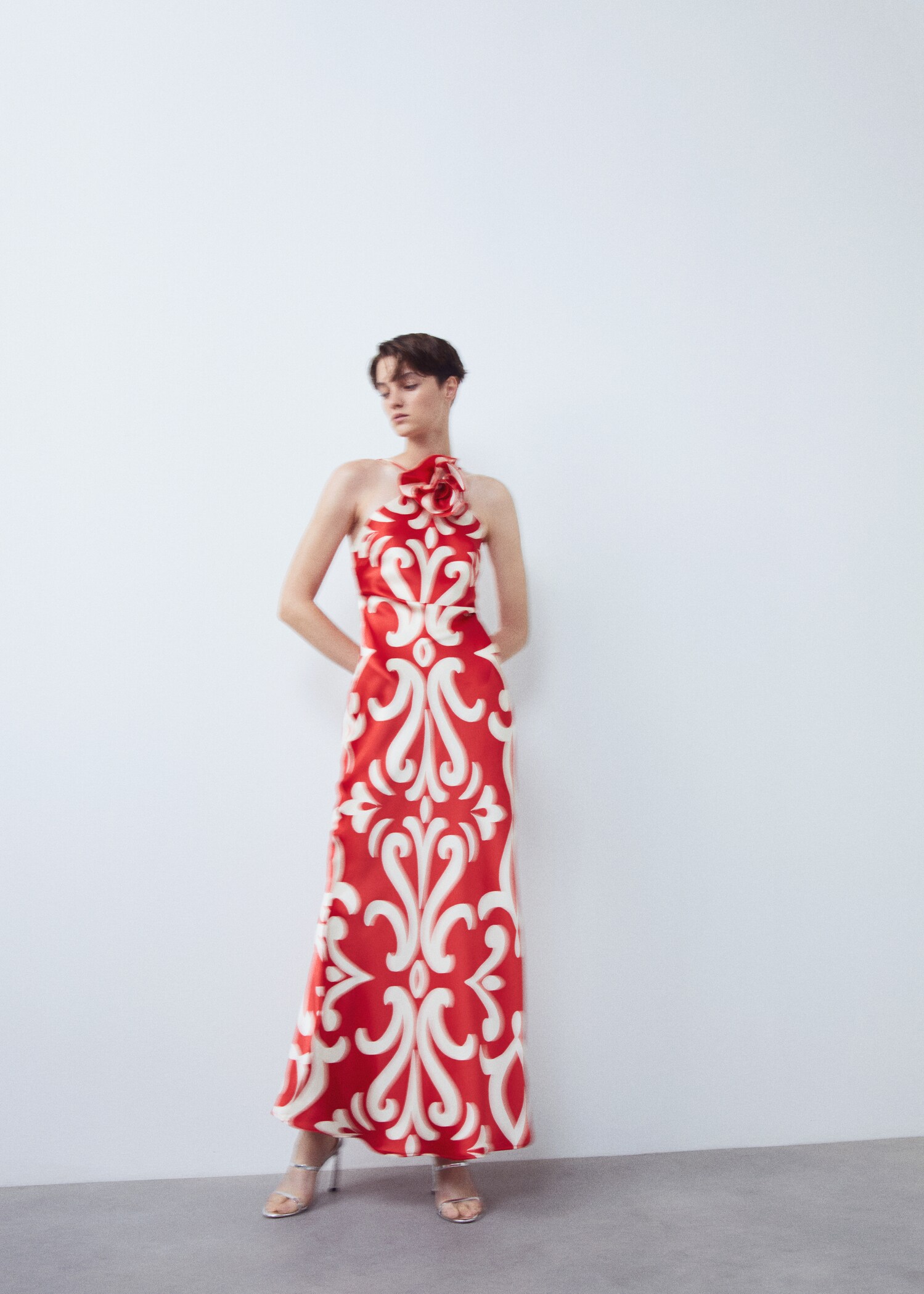 Halter dress with flower detail - Details of the article 6