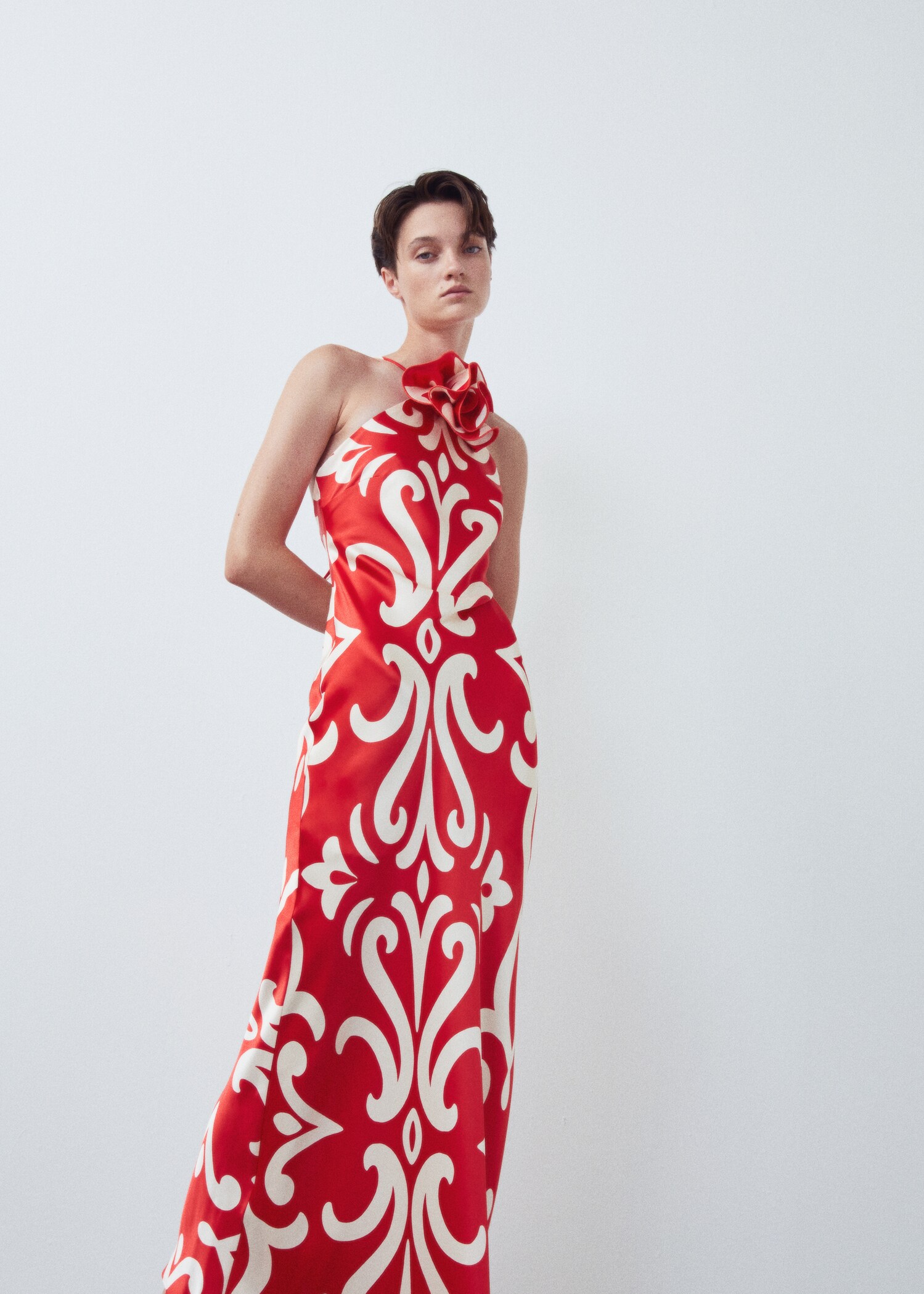 Halter dress with flower detail - Details of the article 7