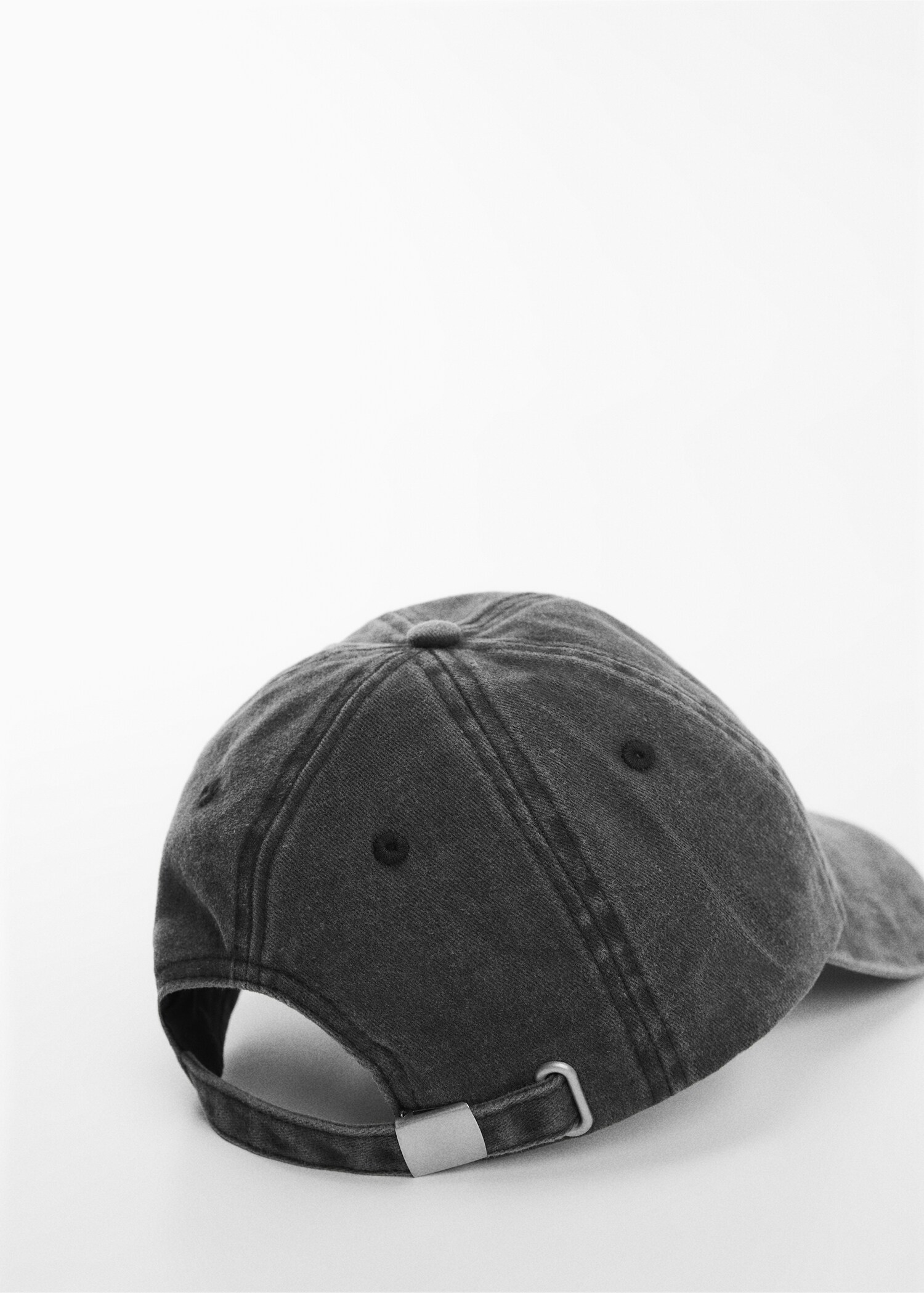 Cap with sheepskin detail - Medium plane