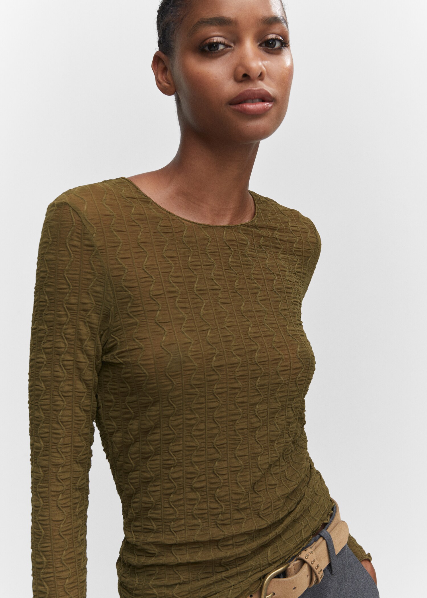 Long-sleeved t-shirt with ruffles - Details of the article 1